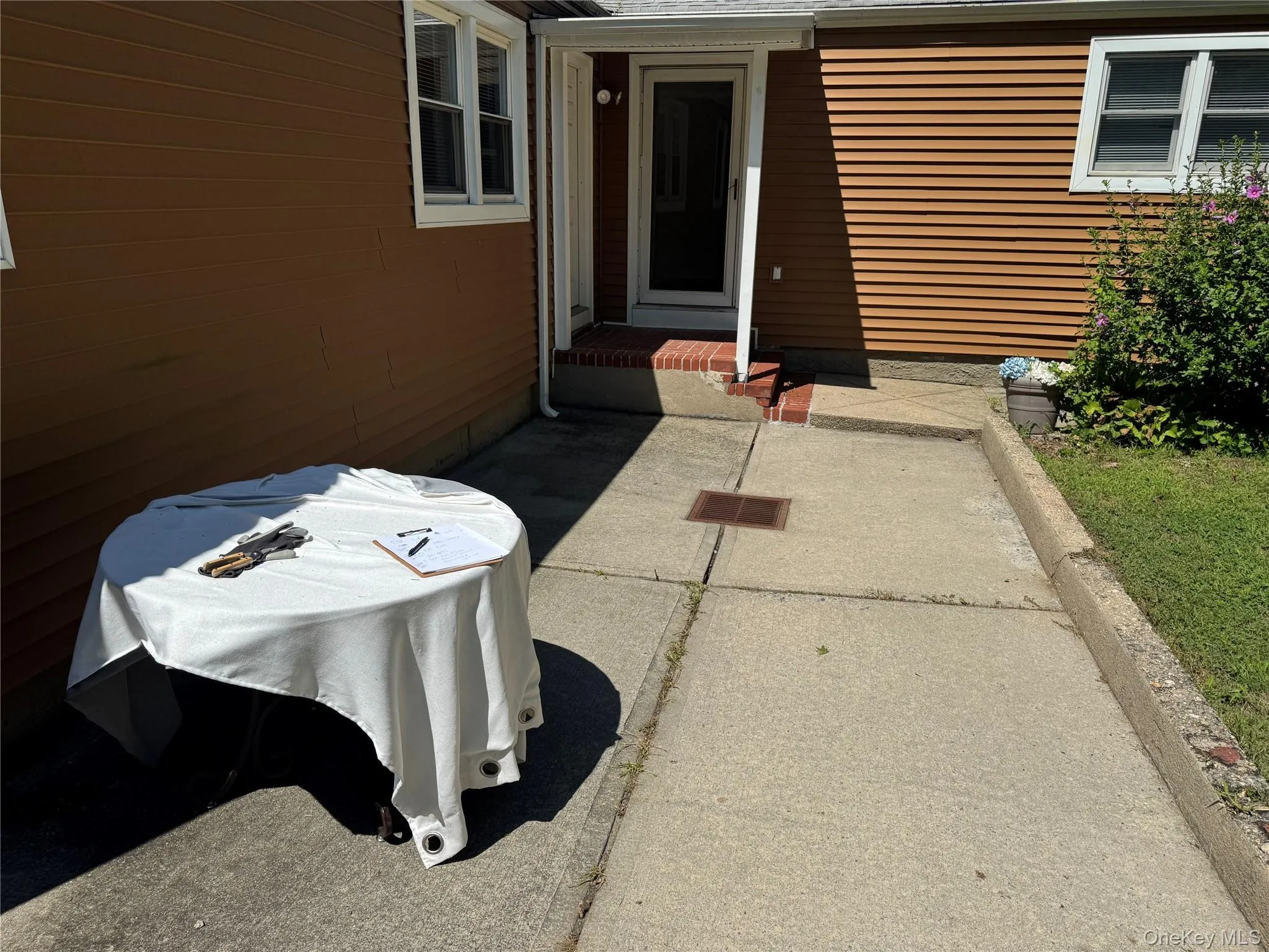 25 Robinson Avenue, Glen Cove, NY, 1 Bedroom Bedrooms, 5 Rooms Rooms,1 BathroomBathrooms,Residential Lease,For Rent,Robinson,0,1028780 25 Robinson Avenue, Glen Cove, NY, 1 Bedroom Bedrooms, 5 Rooms Rooms,1 BathroomBathrooms,Residential Lease,For Rent,Robinson,0,1028780