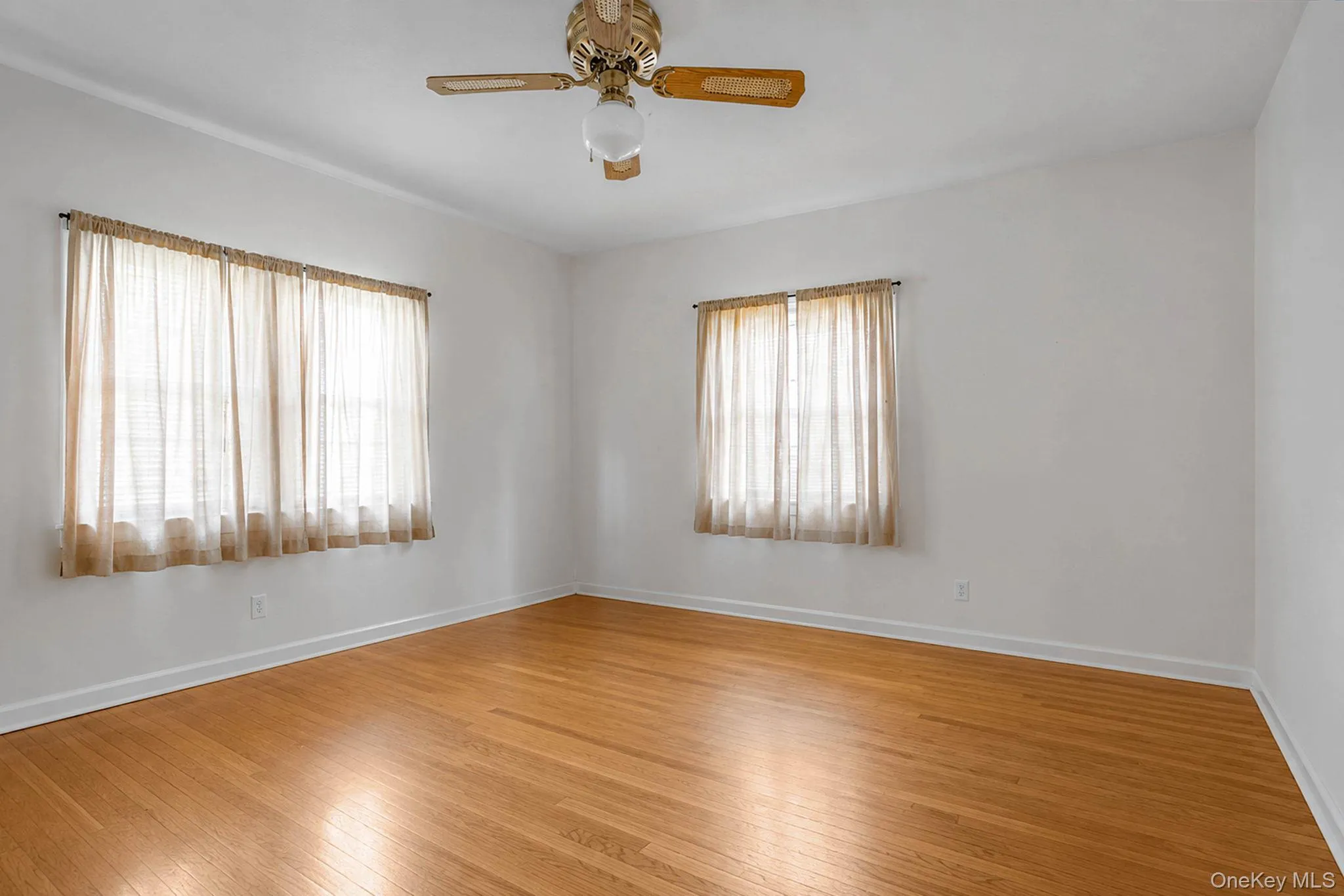218 Venetian Boulevard, Babylon, NY, 4 Bedrooms Bedrooms, 6 Rooms Rooms,2 BathroomsBathrooms,Residential,For Rent,Venetian,0,1028781 218 Venetian Boulevard, Babylon, NY, 4 Bedrooms Bedrooms, 6 Rooms Rooms,2 BathroomsBathrooms,Residential,For Rent,Venetian,0,1028781