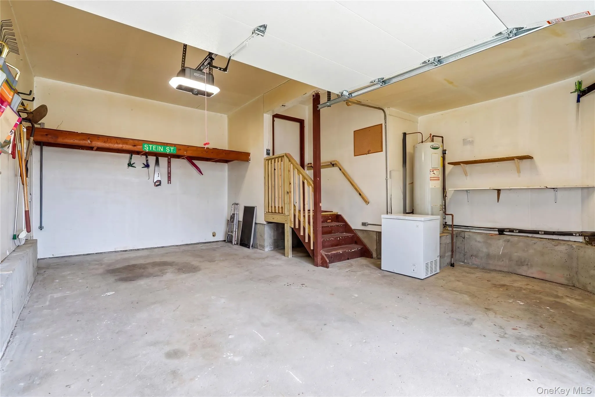 88 Central Avenue, Babylon, NY, 3 Bedrooms Bedrooms, 7 Rooms Rooms,1 BathroomBathrooms,Residential,For Rent,Central,0,1028783 88 Central Avenue, Babylon, NY, 3 Bedrooms Bedrooms, 7 Rooms Rooms,1 BathroomBathrooms,Residential,For Rent,Central,0,1028783