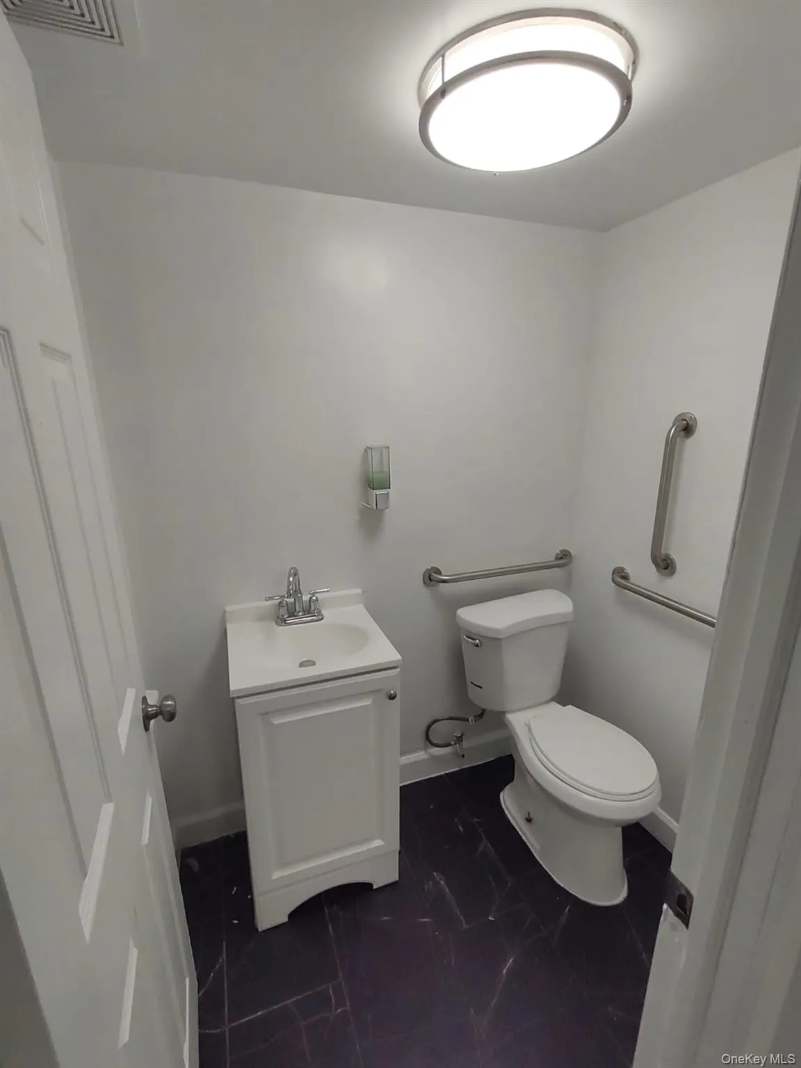 123 Elm Street, Yonkers, NY, ,Commercial Lease,For Rent,Elm,0,1028787 123 Elm Street, Yonkers, NY, ,Commercial Lease,For Rent,Elm,0,1028787