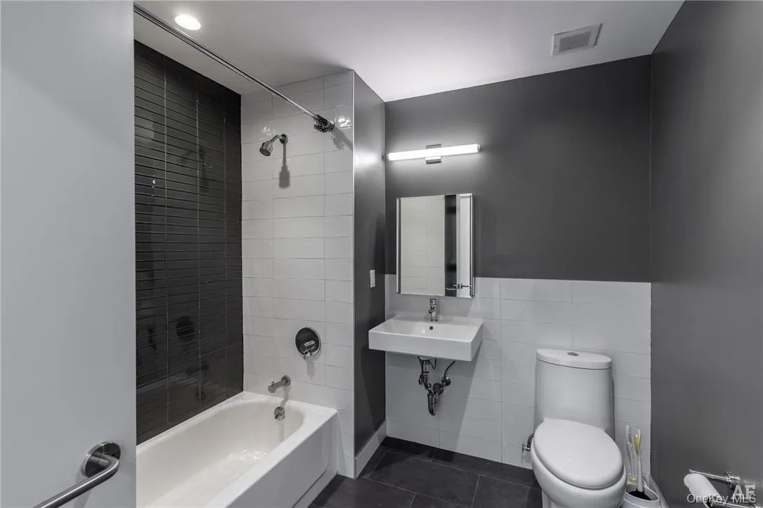 Guest Bath with Tub Guest Bath with Tub