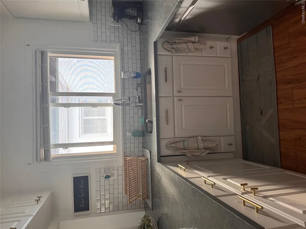 537 Chester Street, Long Beach, NY, 3 Bedrooms Bedrooms, 6 Rooms Rooms,2 BathroomsBathrooms,Residential Lease,For Rent,Chester,0,1028794 537 Chester Street, Long Beach, NY, 3 Bedrooms Bedrooms, 6 Rooms Rooms,2 BathroomsBathrooms,Residential Lease,For Rent,Chester,0,1028794