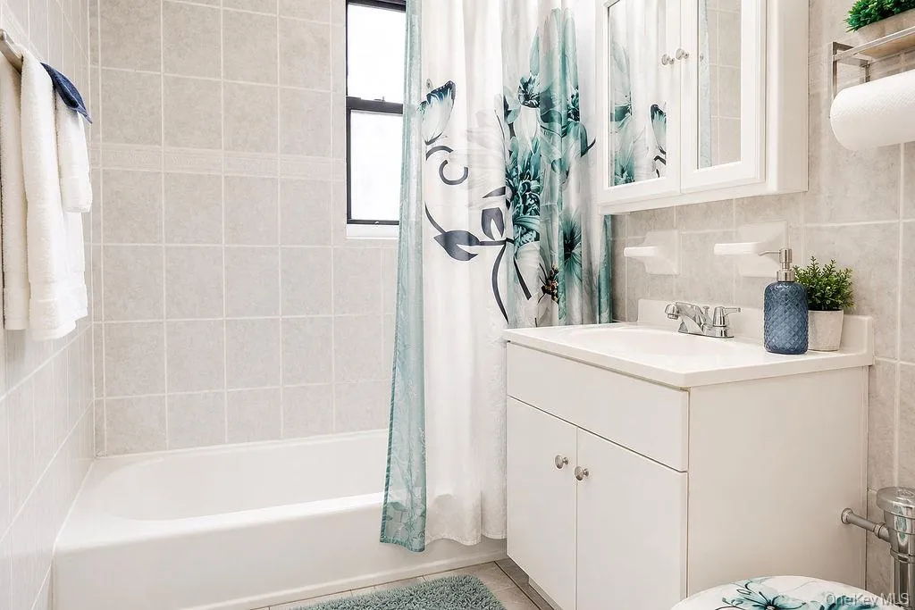 270 North Broadway, Yonkers, NY, 2 Bedrooms Bedrooms, 6 Rooms Rooms,1 BathroomBathrooms,Residential,For Rent,North Broadway,0,1028795 270 North Broadway, Yonkers, NY, 2 Bedrooms Bedrooms, 6 Rooms Rooms,1 BathroomBathrooms,Residential,For Rent,North Broadway,0,1028795