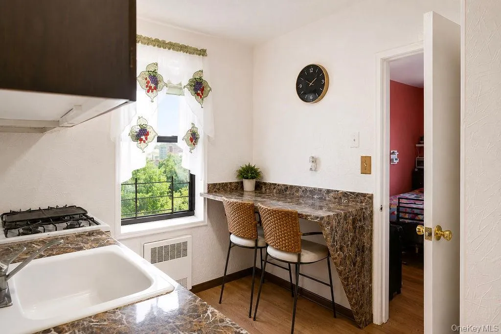 270 North Broadway, Yonkers, NY, 2 Bedrooms Bedrooms, 6 Rooms Rooms,1 BathroomBathrooms,Residential,For Rent,North Broadway,0,1028795 270 North Broadway, Yonkers, NY, 2 Bedrooms Bedrooms, 6 Rooms Rooms,1 BathroomBathrooms,Residential,For Rent,North Broadway,0,1028795