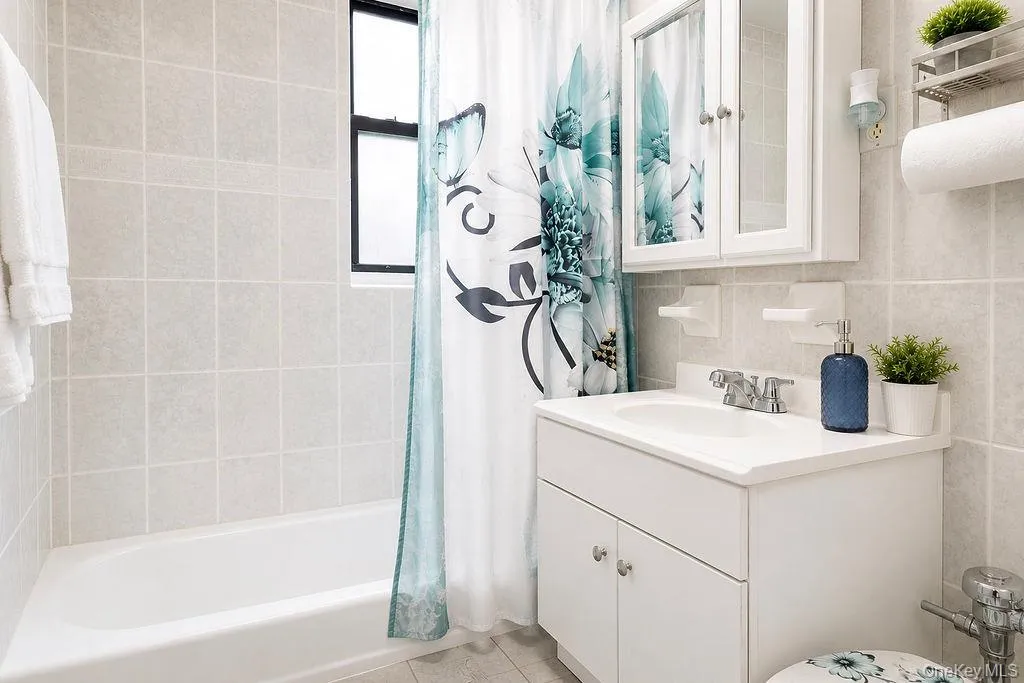 270 North Broadway, Yonkers, NY, 2 Bedrooms Bedrooms, 6 Rooms Rooms,1 BathroomBathrooms,Residential,For Rent,North Broadway,0,1028795 270 North Broadway, Yonkers, NY, 2 Bedrooms Bedrooms, 6 Rooms Rooms,1 BathroomBathrooms,Residential,For Rent,North Broadway,0,1028795