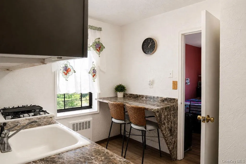 270 North Broadway, Yonkers, NY, 2 Bedrooms Bedrooms, 6 Rooms Rooms,1 BathroomBathrooms,Residential,For Rent,North Broadway,0,1028795 270 North Broadway, Yonkers, NY, 2 Bedrooms Bedrooms, 6 Rooms Rooms,1 BathroomBathrooms,Residential,For Rent,North Broadway,0,1028795