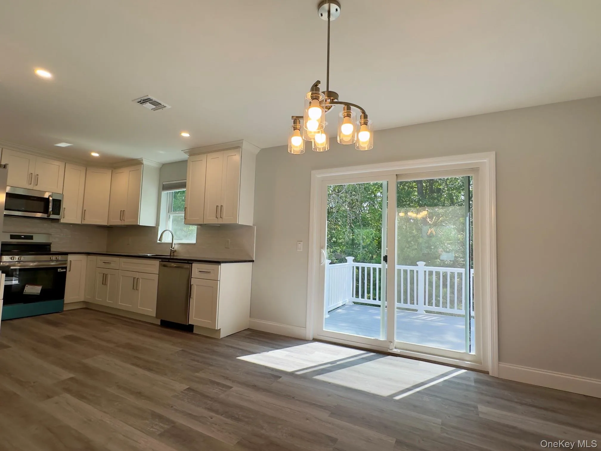 25 Walnut Street, Brookhaven, NY, 4 Bedrooms Bedrooms, 9 Rooms Rooms,3 BathroomsBathrooms,Residential,For Rent,Walnut,0,1028796 25 Walnut Street, Brookhaven, NY, 4 Bedrooms Bedrooms, 9 Rooms Rooms,3 BathroomsBathrooms,Residential,For Rent,Walnut,0,1028796