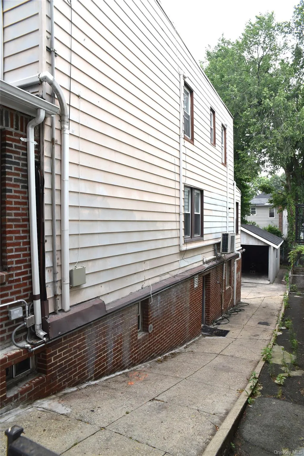 4126 Digney Avenue, New York, NY, 4 Bedrooms Bedrooms, 7 Rooms Rooms,2 BathroomsBathrooms,Residential,For Rent,Digney,0,1028801 4126 Digney Avenue, New York, NY, 4 Bedrooms Bedrooms, 7 Rooms Rooms,2 BathroomsBathrooms,Residential,For Rent,Digney,0,1028801