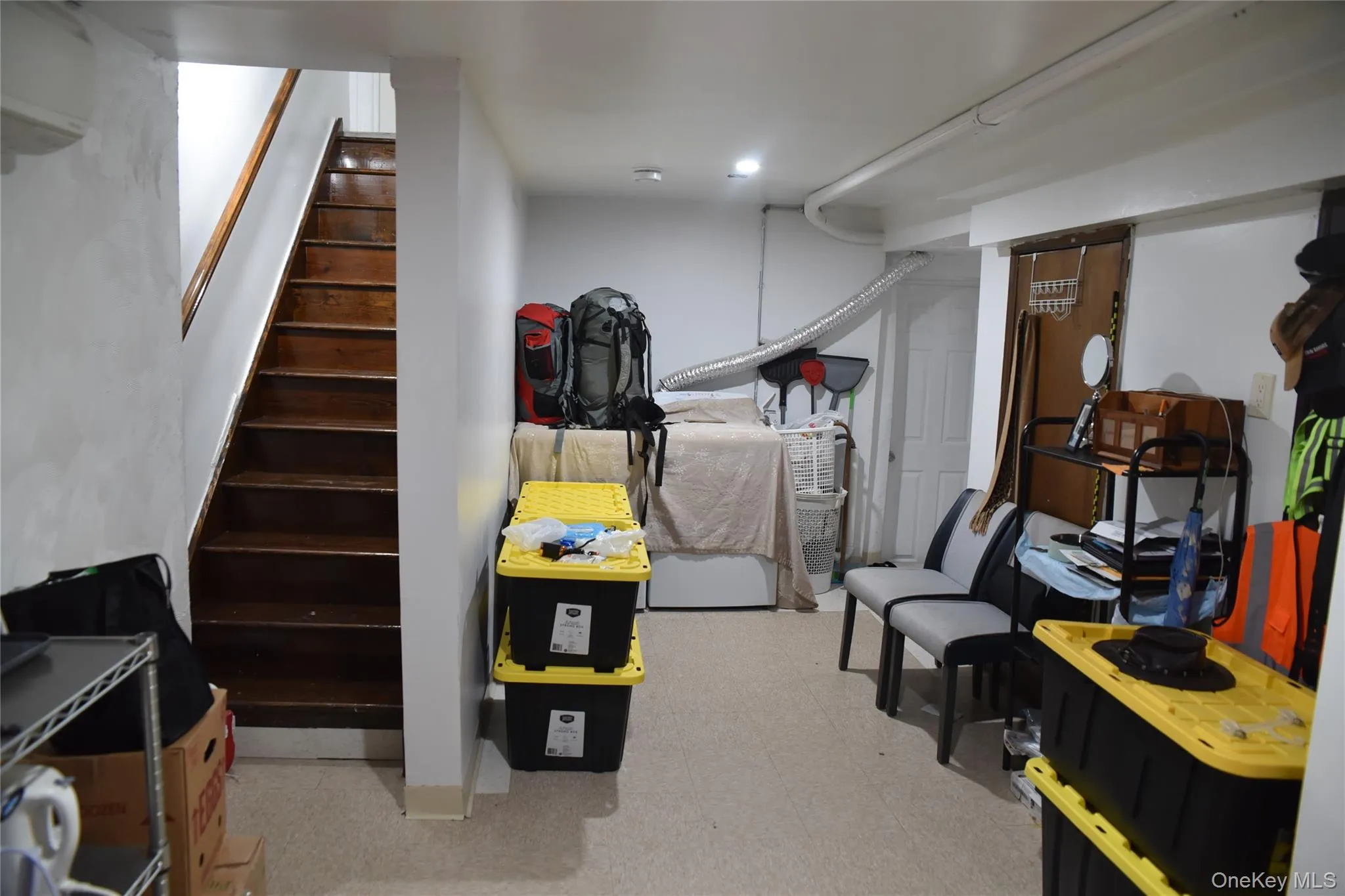4126 Digney Avenue, New York, NY, 4 Bedrooms Bedrooms, 7 Rooms Rooms,2 BathroomsBathrooms,Residential,For Rent,Digney,0,1028801 4126 Digney Avenue, New York, NY, 4 Bedrooms Bedrooms, 7 Rooms Rooms,2 BathroomsBathrooms,Residential,For Rent,Digney,0,1028801