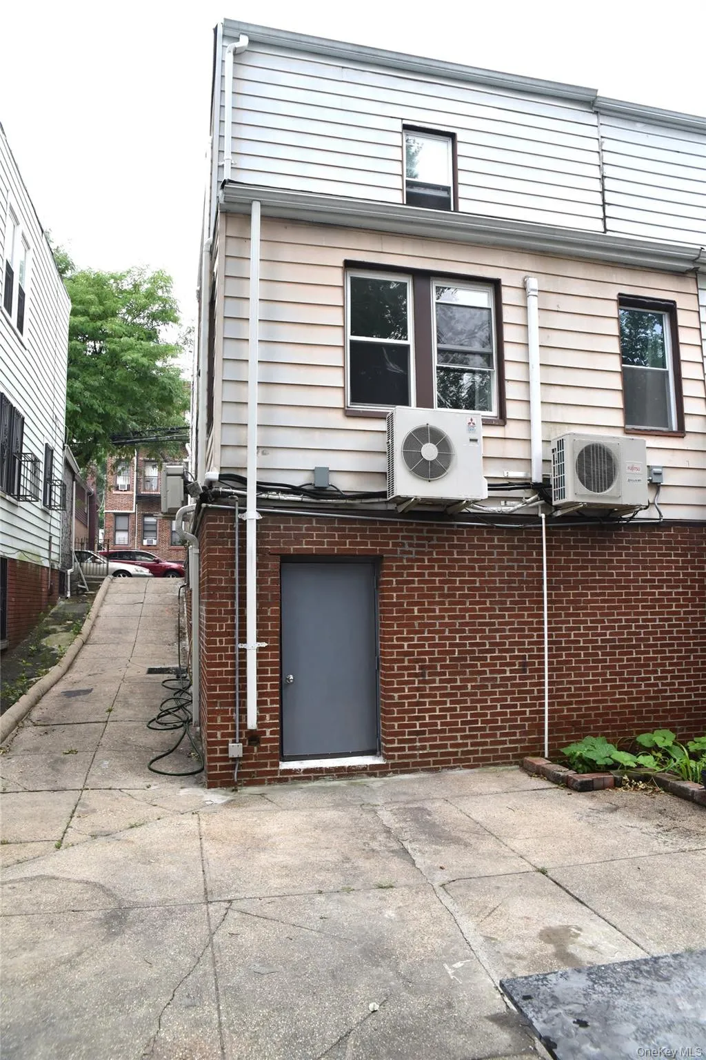 4126 Digney Avenue, New York, NY, 4 Bedrooms Bedrooms, 7 Rooms Rooms,2 BathroomsBathrooms,Residential,For Rent,Digney,0,1028801 4126 Digney Avenue, New York, NY, 4 Bedrooms Bedrooms, 7 Rooms Rooms,2 BathroomsBathrooms,Residential,For Rent,Digney,0,1028801