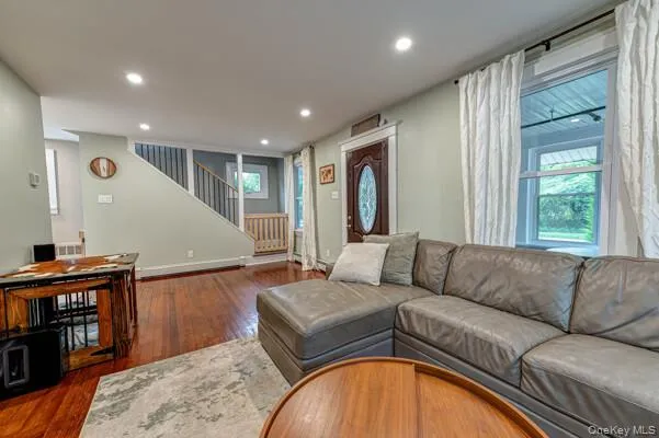 116 Railroad Avenue, Smithtown, NY, 3 Bedrooms Bedrooms, 5 Rooms Rooms,2 BathroomsBathrooms,Residential,For Rent,Railroad,0,1028816 116 Railroad Avenue, Smithtown, NY, 3 Bedrooms Bedrooms, 5 Rooms Rooms,2 BathroomsBathrooms,Residential,For Rent,Railroad,0,1028816