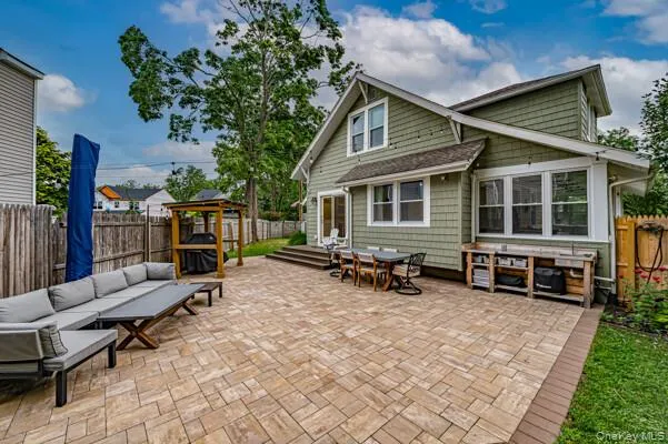 116 Railroad Avenue, Smithtown, NY, 3 Bedrooms Bedrooms, 5 Rooms Rooms,2 BathroomsBathrooms,Residential,For Rent,Railroad,0,1028816 116 Railroad Avenue, Smithtown, NY, 3 Bedrooms Bedrooms, 5 Rooms Rooms,2 BathroomsBathrooms,Residential,For Rent,Railroad,0,1028816