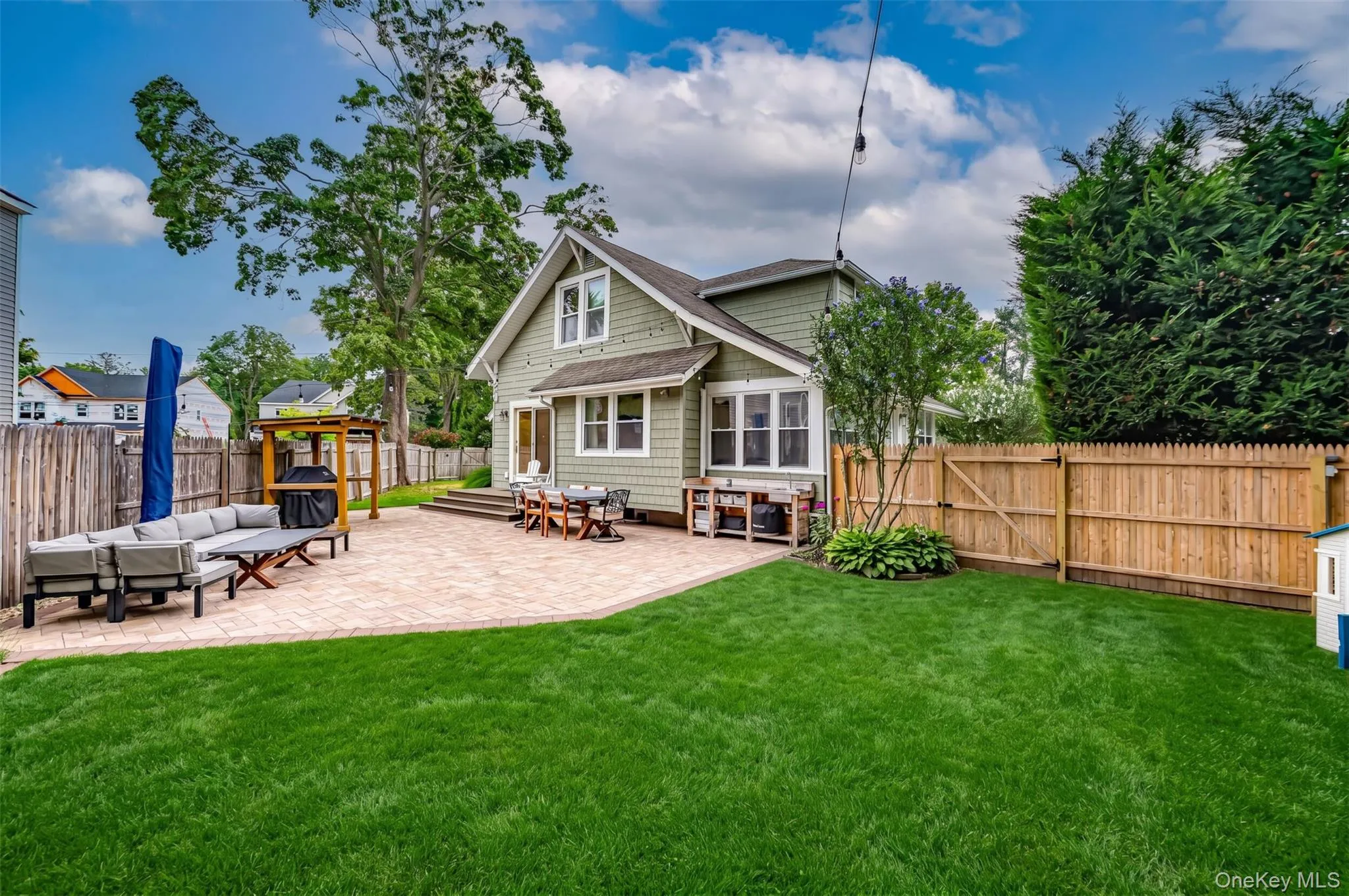 116 Railroad Avenue, Smithtown, NY, 3 Bedrooms Bedrooms, 5 Rooms Rooms,2 BathroomsBathrooms,Residential,For Rent,Railroad,0,1028816 116 Railroad Avenue, Smithtown, NY, 3 Bedrooms Bedrooms, 5 Rooms Rooms,2 BathroomsBathrooms,Residential,For Rent,Railroad,0,1028816