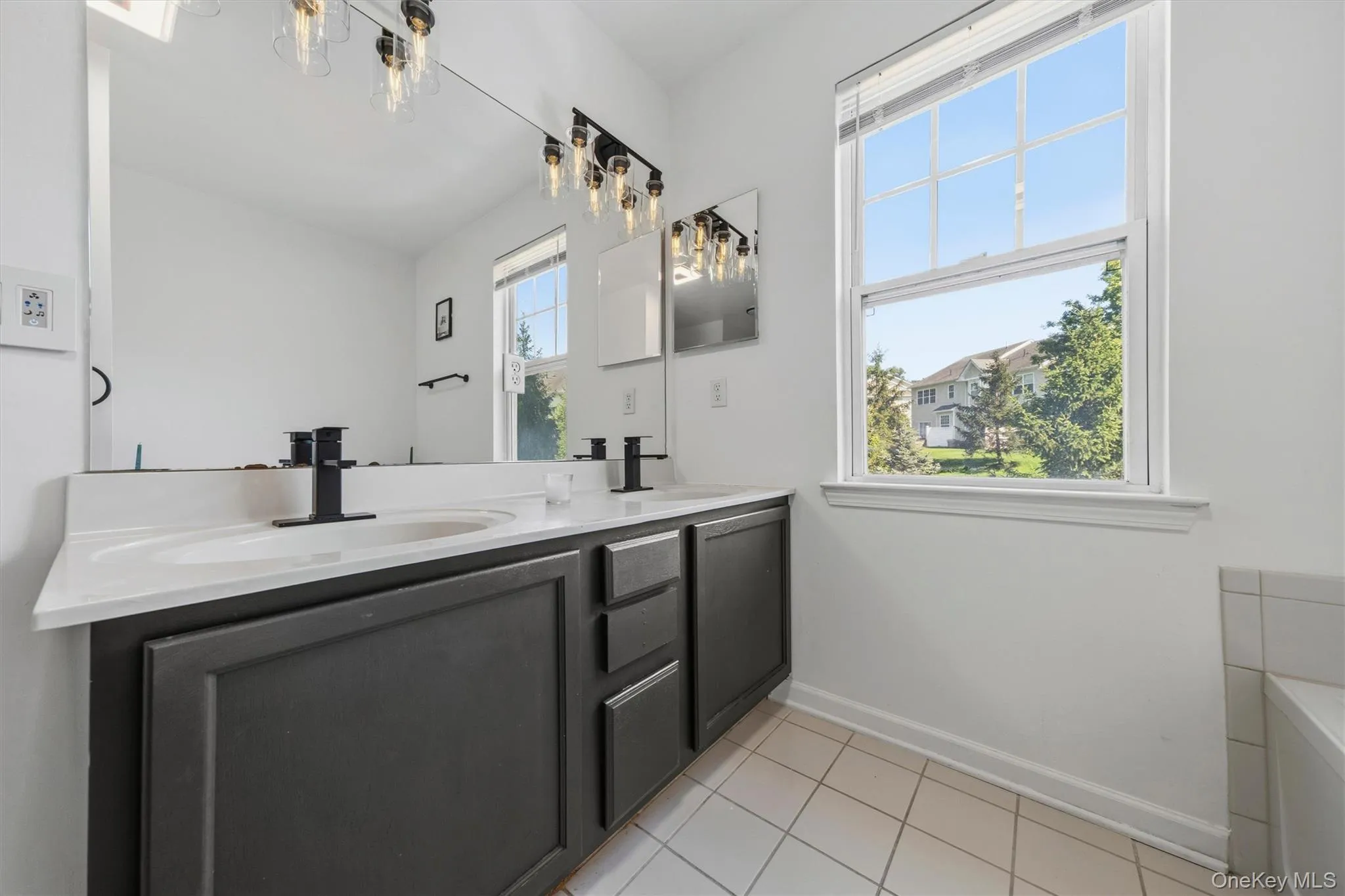 6 Avoncroft Lane, Middletown, NY, 3 Bedrooms Bedrooms, 8 Rooms Rooms,2 BathroomsBathrooms,Residential,For Rent,Avoncroft,0,1028819 6 Avoncroft Lane, Middletown, NY, 3 Bedrooms Bedrooms, 8 Rooms Rooms,2 BathroomsBathrooms,Residential,For Rent,Avoncroft,0,1028819
