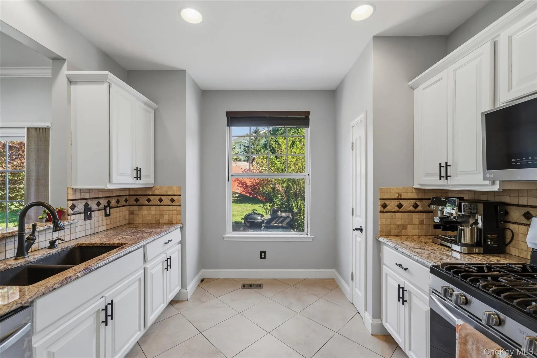 6 Avoncroft Lane, Middletown, NY, 3 Bedrooms Bedrooms, 8 Rooms Rooms,2 BathroomsBathrooms,Residential,For Rent,Avoncroft,0,1028819 6 Avoncroft Lane, Middletown, NY, 3 Bedrooms Bedrooms, 8 Rooms Rooms,2 BathroomsBathrooms,Residential,For Rent,Avoncroft,0,1028819