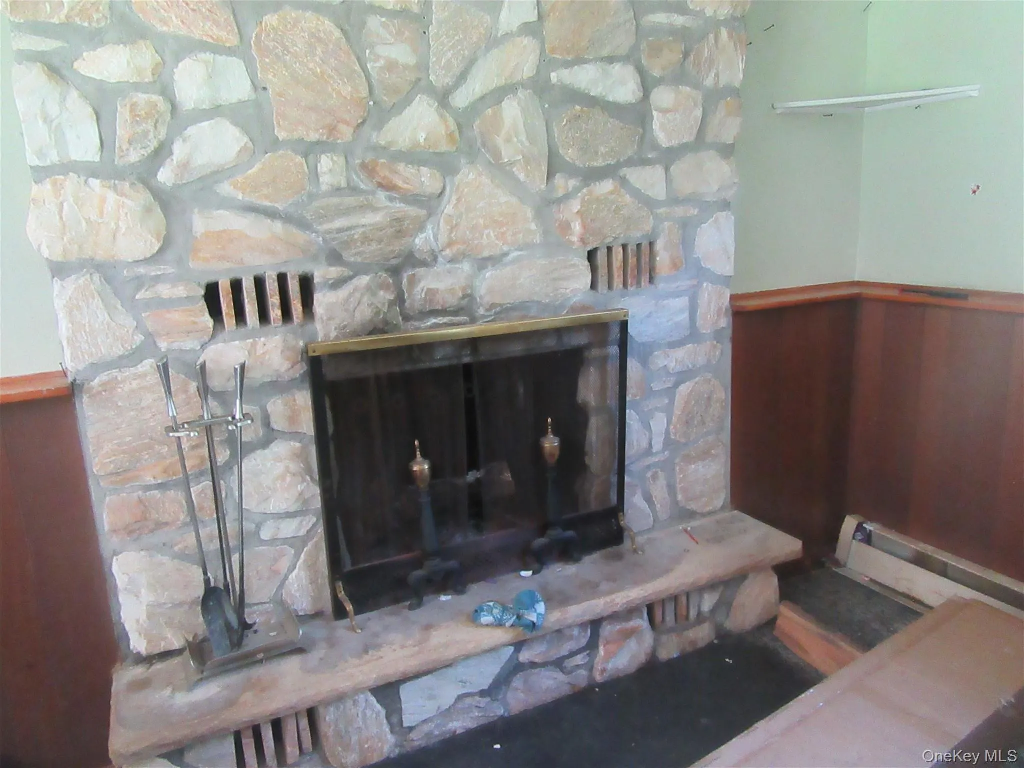 712 California Avenue, Middletown, NY, 3 Bedrooms Bedrooms, 5 Rooms Rooms,1 BathroomBathrooms,Residential,For Rent,California,0,1028824 712 California Avenue, Middletown, NY, 3 Bedrooms Bedrooms, 5 Rooms Rooms,1 BathroomBathrooms,Residential,For Rent,California,0,1028824