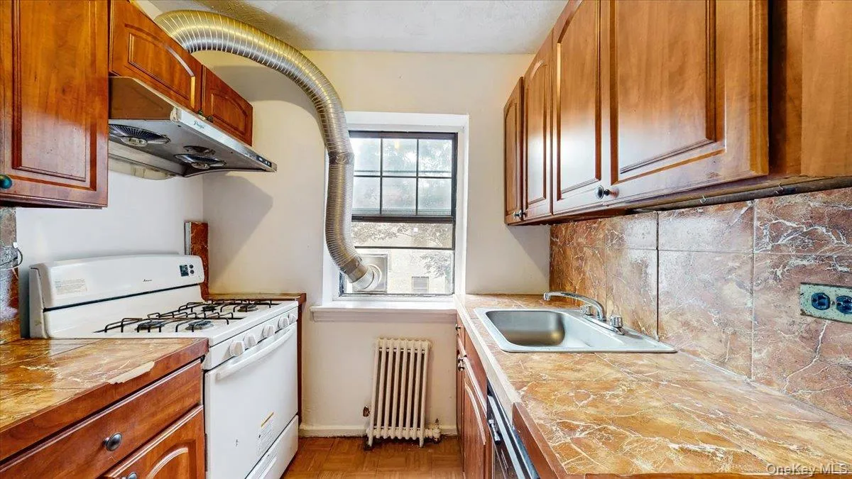 144-15 78th Rd, New York, NY, 1 Bedroom Bedrooms, 3 Rooms Rooms,1 BathroomBathrooms,Residential,For Rent,78th Rd,0,1028825 144-15 78th Rd, New York, NY, 1 Bedroom Bedrooms, 3 Rooms Rooms,1 BathroomBathrooms,Residential,For Rent,78th Rd,0,1028825