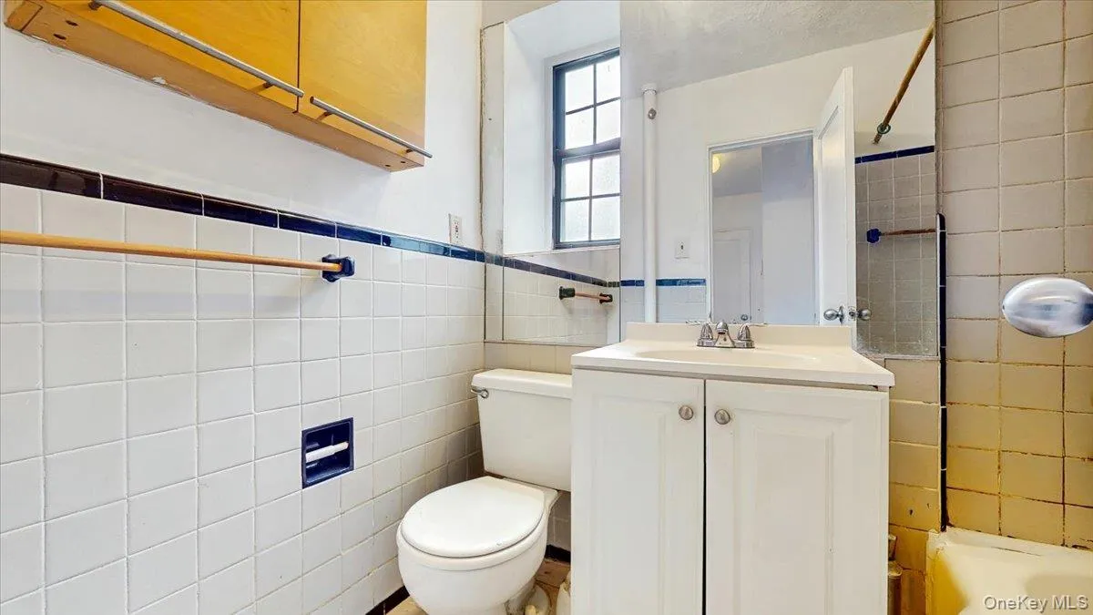 144-15 78th Rd, New York, NY, 1 Bedroom Bedrooms, 3 Rooms Rooms,1 BathroomBathrooms,Residential,For Rent,78th Rd,0,1028825 144-15 78th Rd, New York, NY, 1 Bedroom Bedrooms, 3 Rooms Rooms,1 BathroomBathrooms,Residential,For Rent,78th Rd,0,1028825