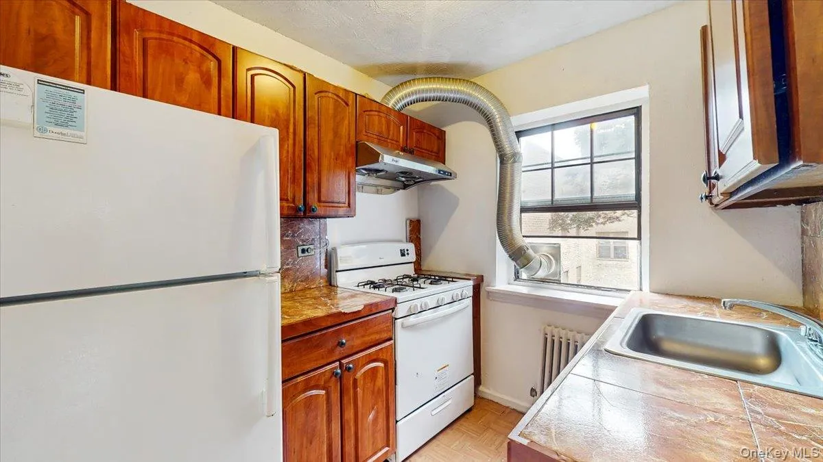 144-15 78th Rd, New York, NY, 1 Bedroom Bedrooms, 3 Rooms Rooms,1 BathroomBathrooms,Residential,For Rent,78th Rd,0,1028825 144-15 78th Rd, New York, NY, 1 Bedroom Bedrooms, 3 Rooms Rooms,1 BathroomBathrooms,Residential,For Rent,78th Rd,0,1028825