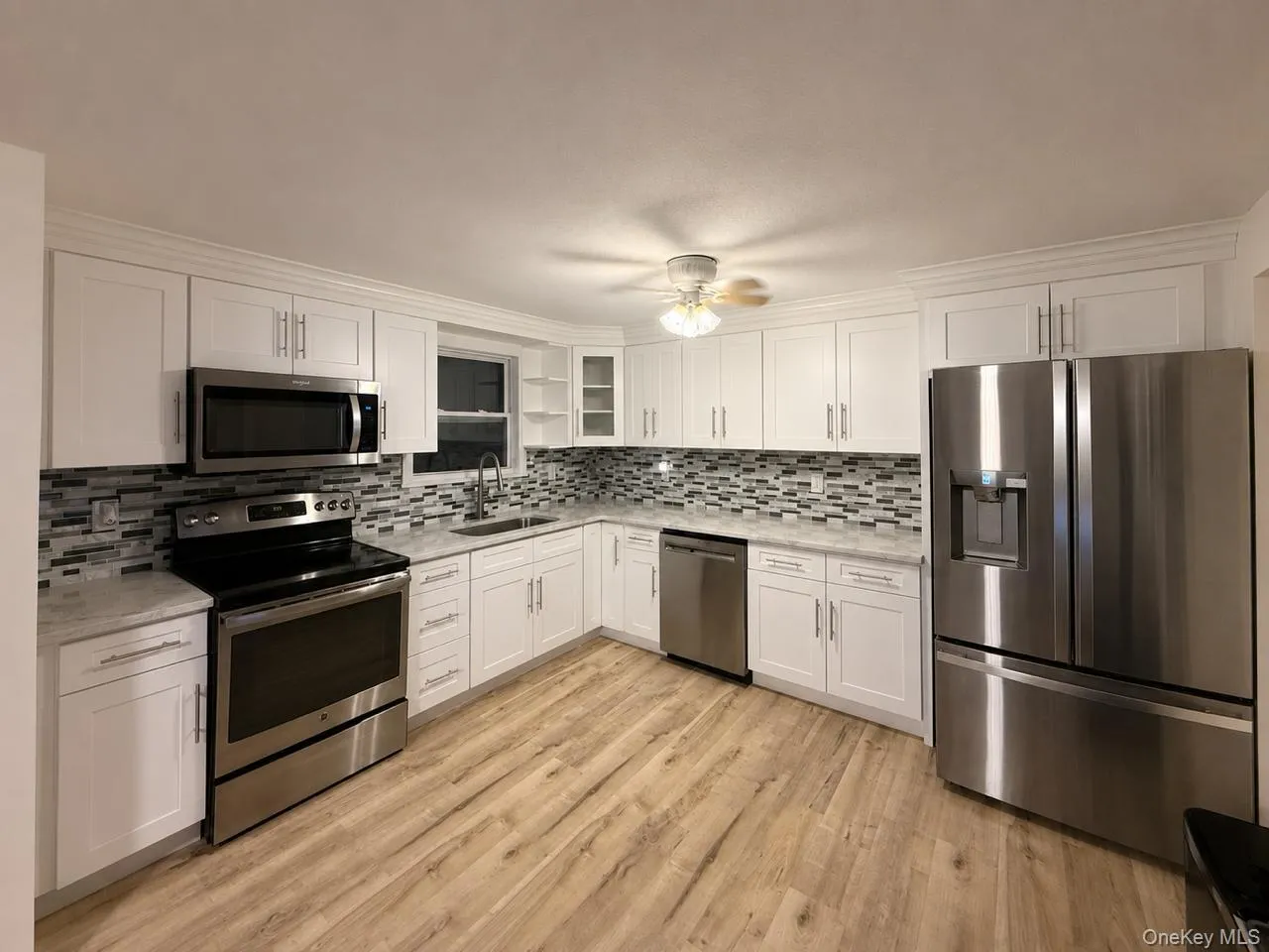 Eat in Kitchen with Stainless Steel Appliances Eat in Kitchen with Stainless Steel Appliances