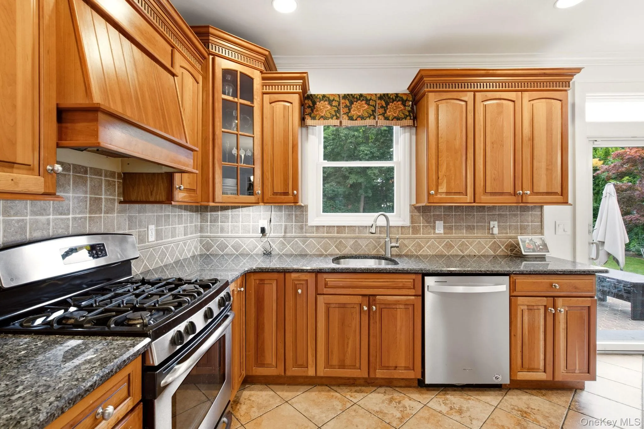 4 Patricks Way, Smithtown, NY, 4 Bedrooms Bedrooms, 10 Rooms Rooms,2 BathroomsBathrooms,Residential,For Rent,Patricks,0,1028829 4 Patricks Way, Smithtown, NY, 4 Bedrooms Bedrooms, 10 Rooms Rooms,2 BathroomsBathrooms,Residential,For Rent,Patricks,0,1028829