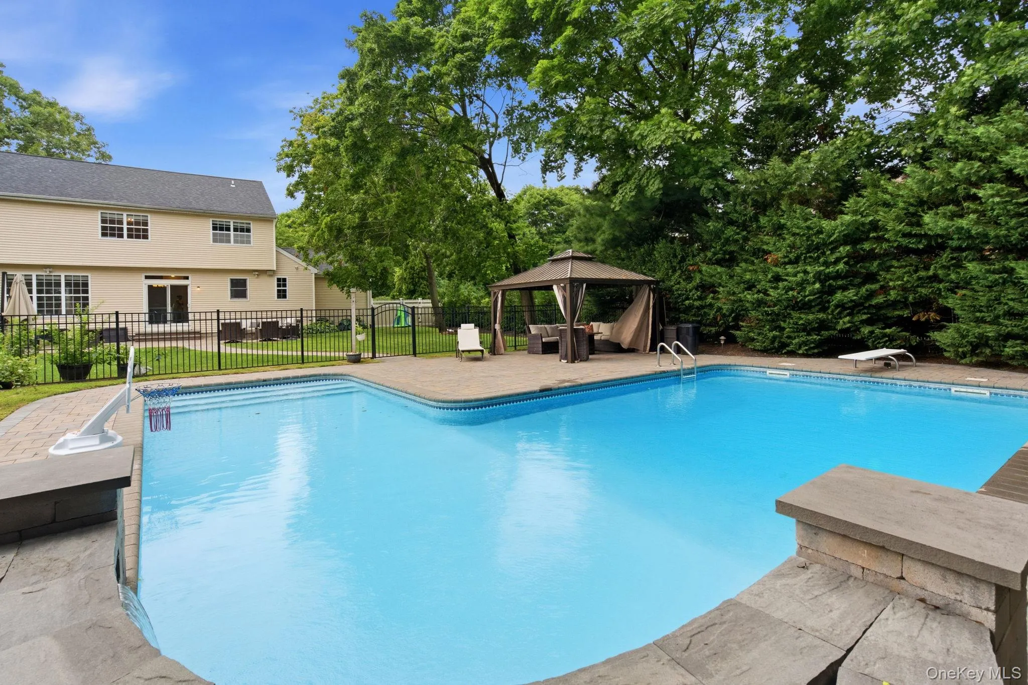 4 Patricks Way, Smithtown, NY, 4 Bedrooms Bedrooms, 10 Rooms Rooms,2 BathroomsBathrooms,Residential,For Rent,Patricks,0,1028829 4 Patricks Way, Smithtown, NY, 4 Bedrooms Bedrooms, 10 Rooms Rooms,2 BathroomsBathrooms,Residential,For Rent,Patricks,0,1028829