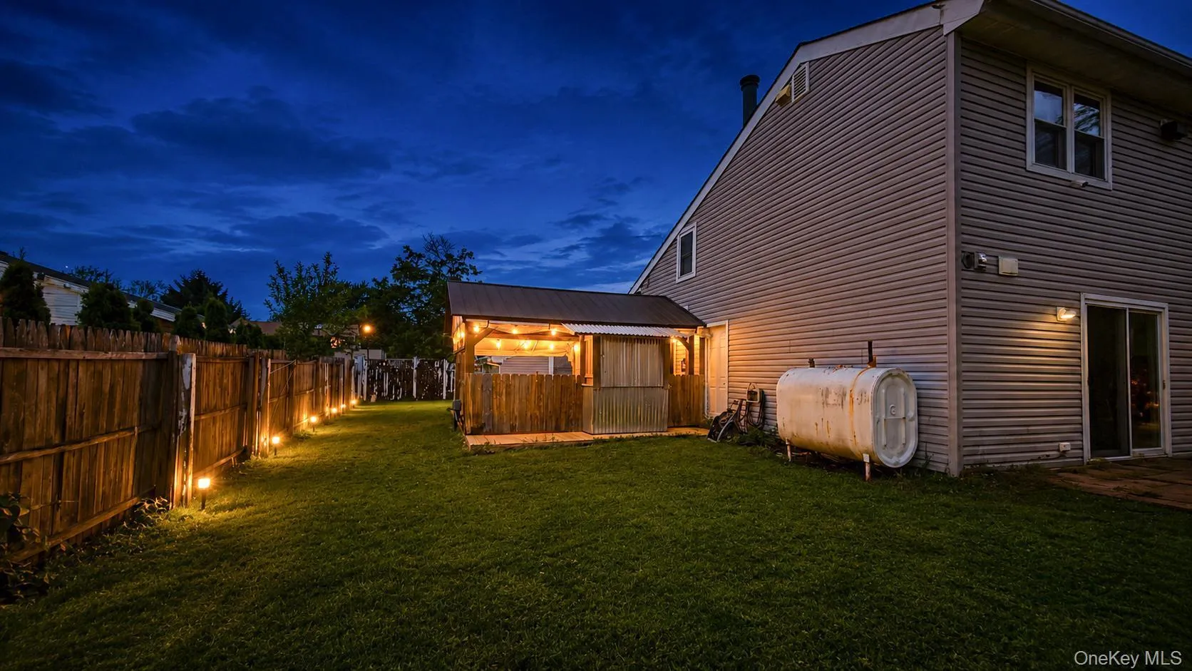 12 Handy Lane, Brookhaven, NY, 4 Bedrooms Bedrooms, 7 Rooms Rooms,3 BathroomsBathrooms,Residential,For Rent,Handy,0,1028835 12 Handy Lane, Brookhaven, NY, 4 Bedrooms Bedrooms, 7 Rooms Rooms,3 BathroomsBathrooms,Residential,For Rent,Handy,0,1028835
