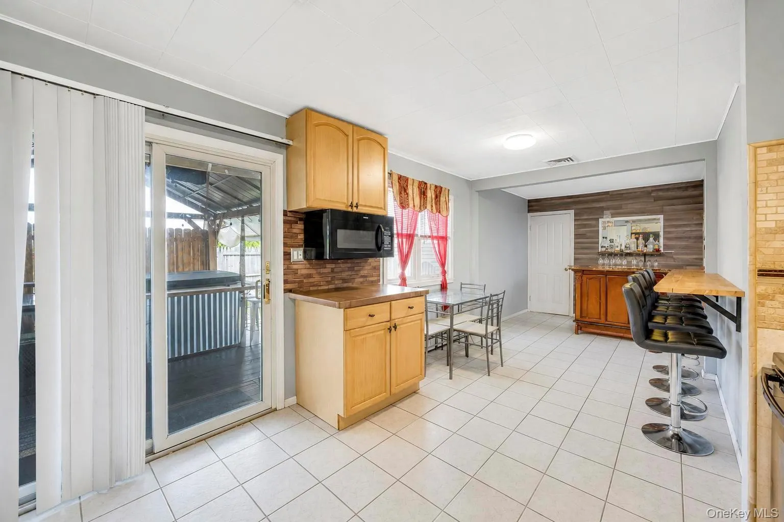 12 Handy Lane, Brookhaven, NY, 4 Bedrooms Bedrooms, 7 Rooms Rooms,3 BathroomsBathrooms,Residential,For Rent,Handy,0,1028835 12 Handy Lane, Brookhaven, NY, 4 Bedrooms Bedrooms, 7 Rooms Rooms,3 BathroomsBathrooms,Residential,For Rent,Handy,0,1028835