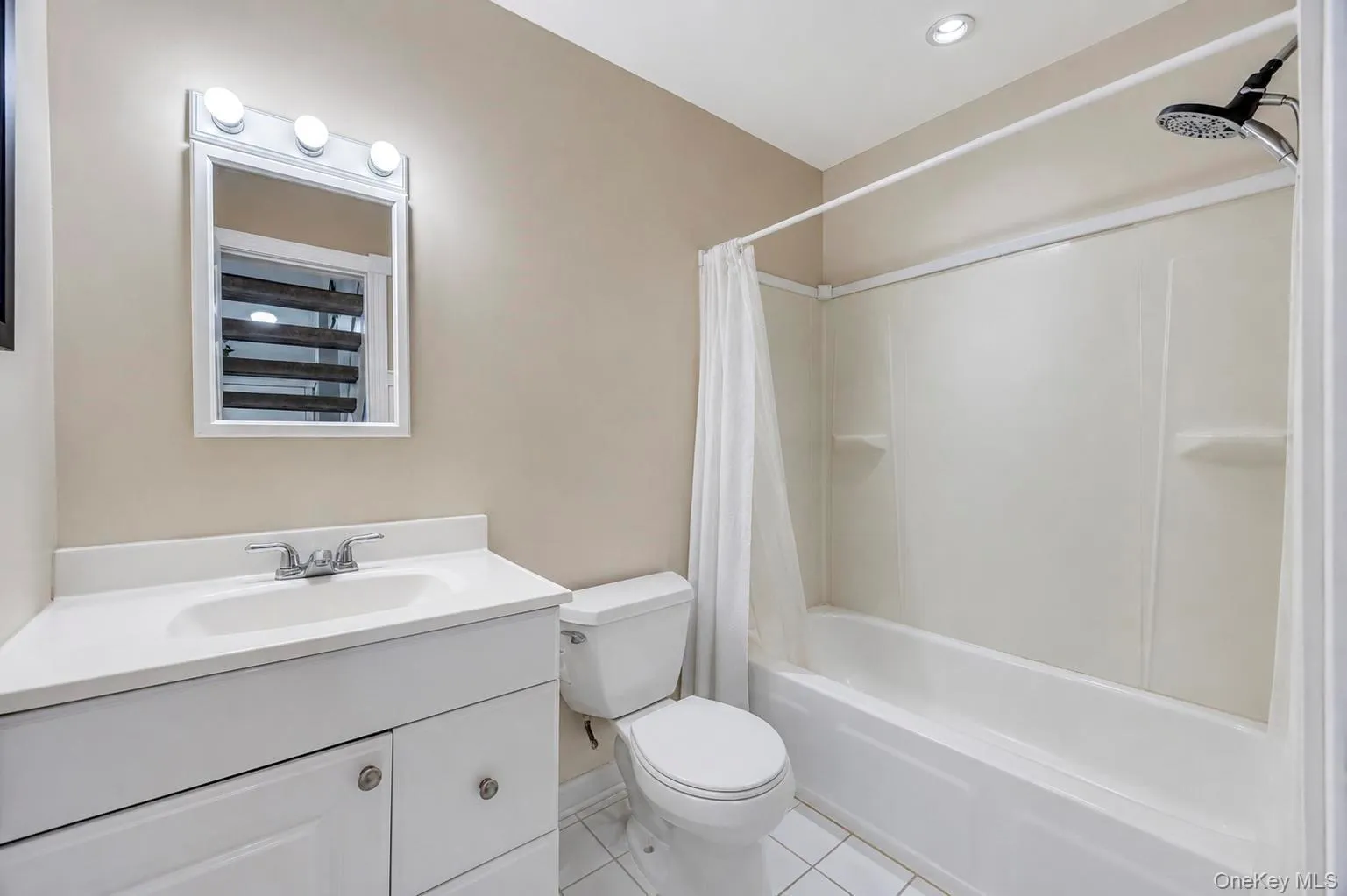 12 Handy Lane, Brookhaven, NY, 4 Bedrooms Bedrooms, 7 Rooms Rooms,3 BathroomsBathrooms,Residential,For Rent,Handy,0,1028835 12 Handy Lane, Brookhaven, NY, 4 Bedrooms Bedrooms, 7 Rooms Rooms,3 BathroomsBathrooms,Residential,For Rent,Handy,0,1028835