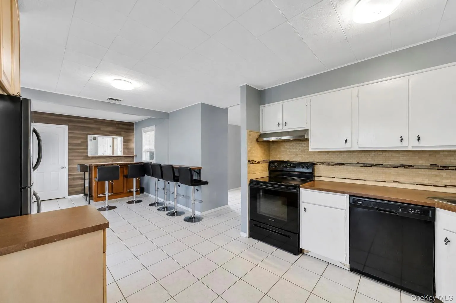 12 Handy Lane, Brookhaven, NY, 4 Bedrooms Bedrooms, 7 Rooms Rooms,3 BathroomsBathrooms,Residential,For Rent,Handy,0,1028835 12 Handy Lane, Brookhaven, NY, 4 Bedrooms Bedrooms, 7 Rooms Rooms,3 BathroomsBathrooms,Residential,For Rent,Handy,0,1028835