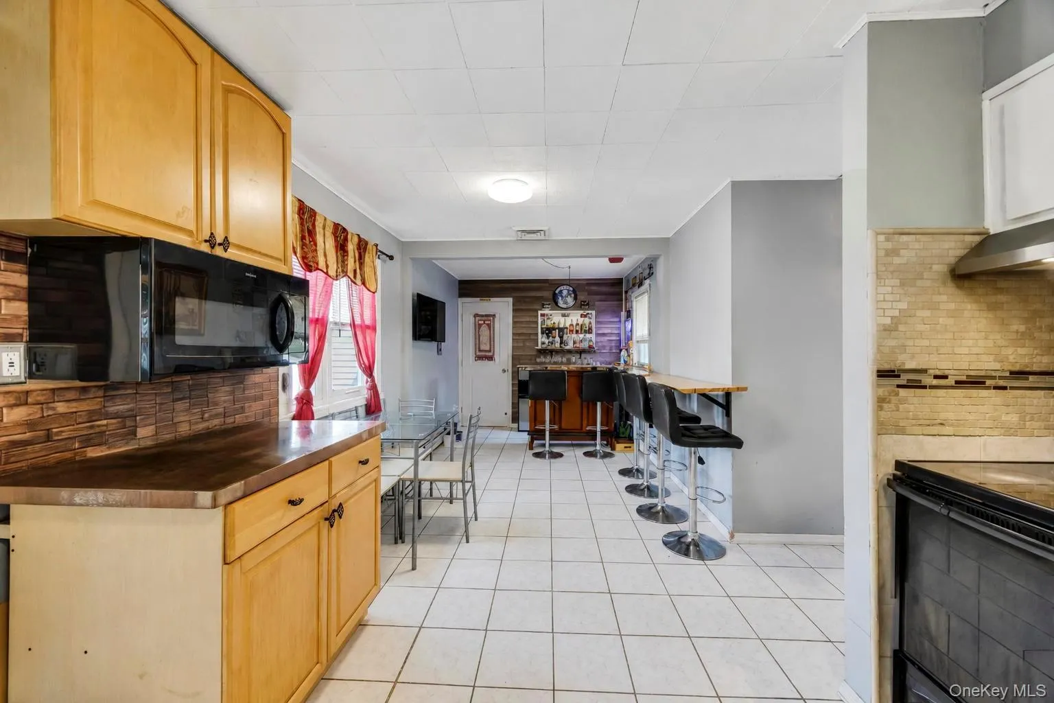 12 Handy Lane, Brookhaven, NY, 4 Bedrooms Bedrooms, 7 Rooms Rooms,3 BathroomsBathrooms,Residential,For Rent,Handy,0,1028835 12 Handy Lane, Brookhaven, NY, 4 Bedrooms Bedrooms, 7 Rooms Rooms,3 BathroomsBathrooms,Residential,For Rent,Handy,0,1028835