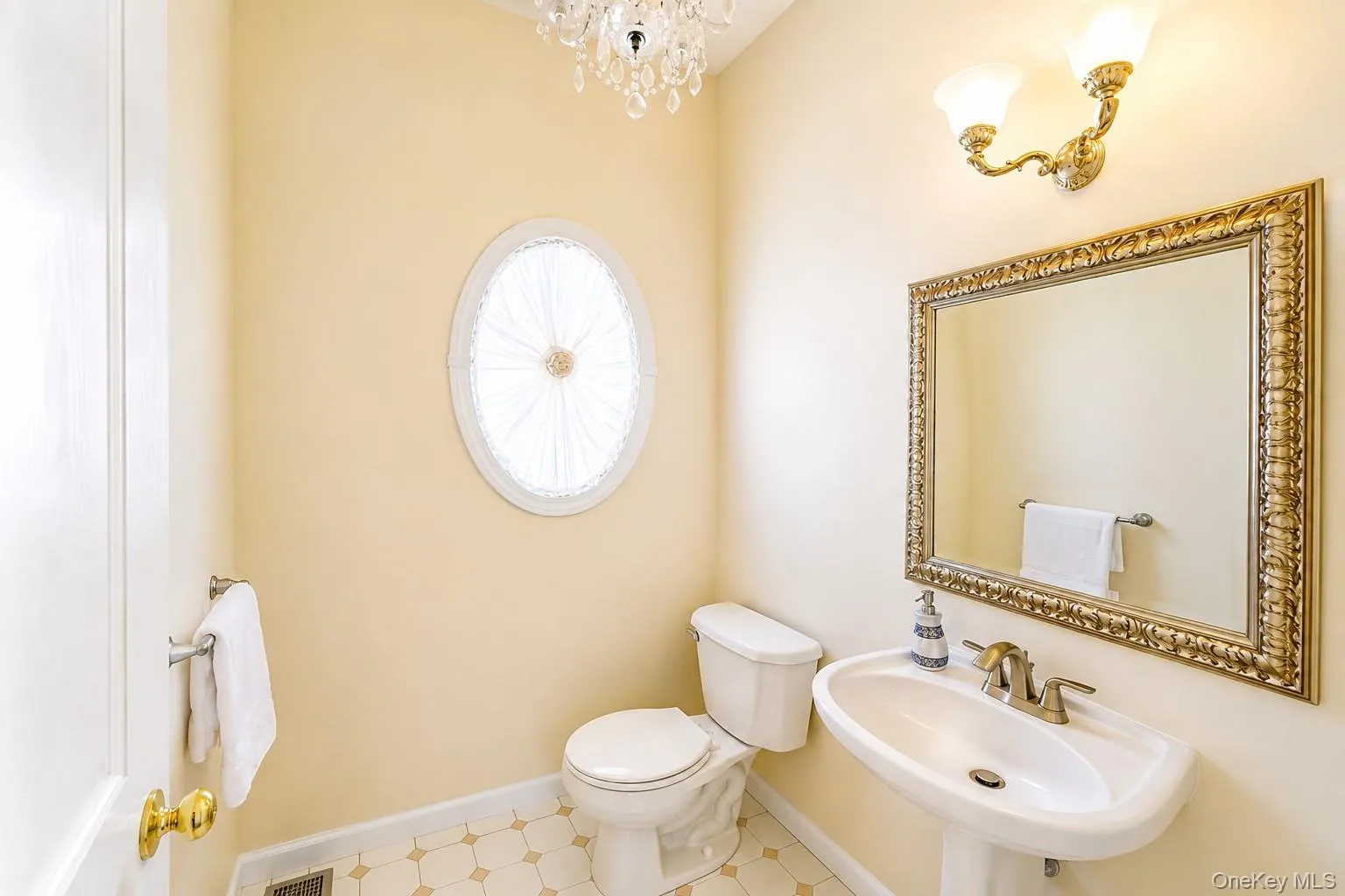 3 Dover Court, Riverhead, NY, 5 Bedrooms Bedrooms, 9 Rooms Rooms,3 BathroomsBathrooms,Residential,For Rent,Dover,0,1028845 3 Dover Court, Riverhead, NY, 5 Bedrooms Bedrooms, 9 Rooms Rooms,3 BathroomsBathrooms,Residential,For Rent,Dover,0,1028845