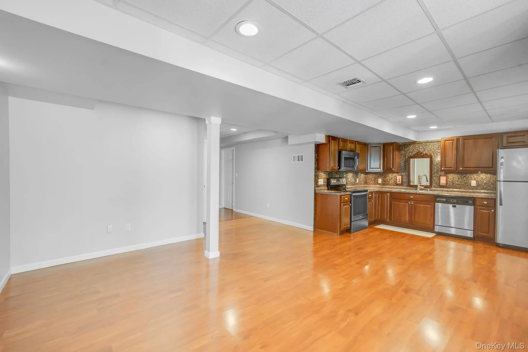 3 Dover Court, Riverhead, NY, 5 Bedrooms Bedrooms, 9 Rooms Rooms,3 BathroomsBathrooms,Residential,For Rent,Dover,0,1028845 3 Dover Court, Riverhead, NY, 5 Bedrooms Bedrooms, 9 Rooms Rooms,3 BathroomsBathrooms,Residential,For Rent,Dover,0,1028845