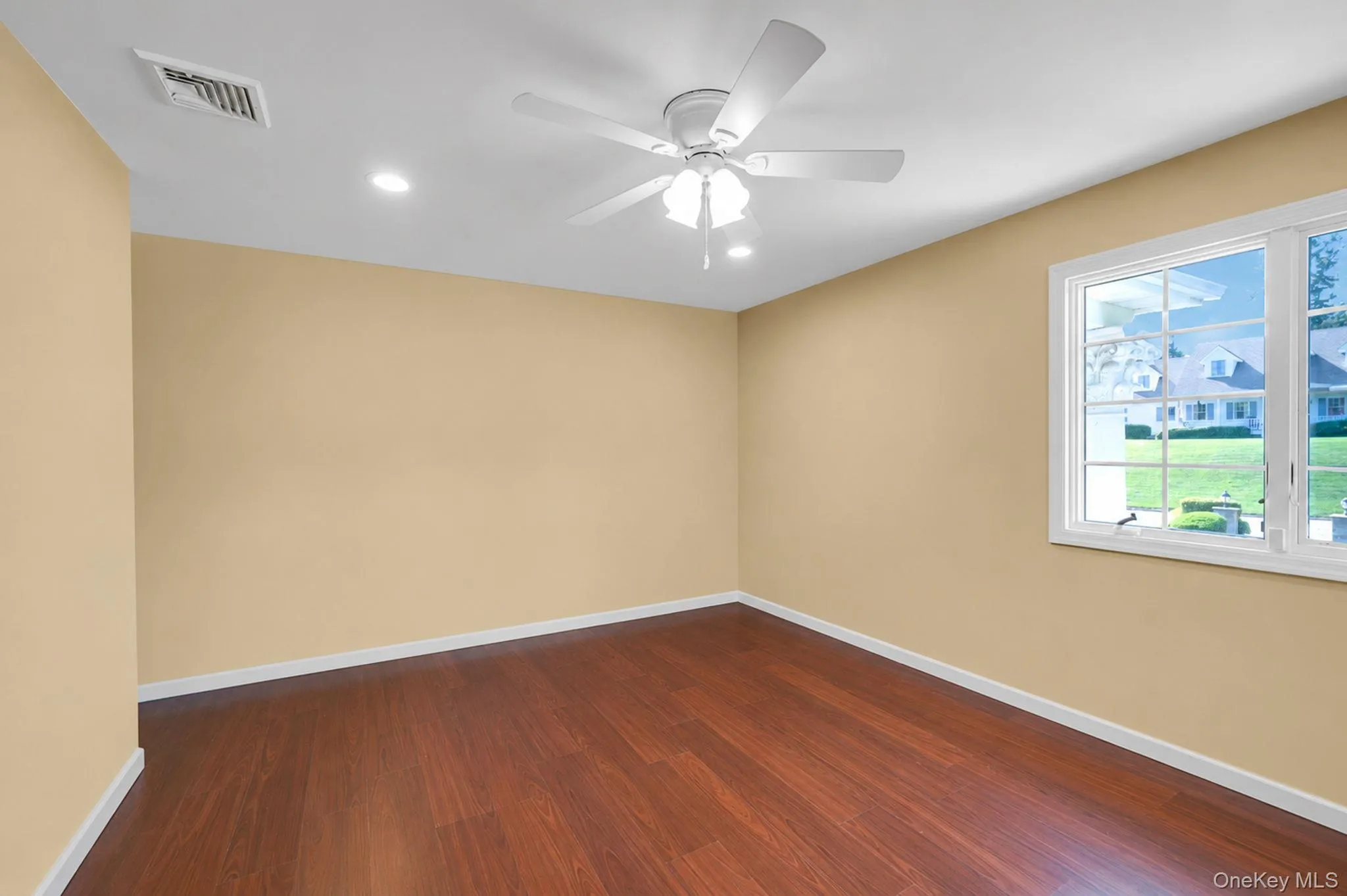 3 Dover Court, Riverhead, NY, 5 Bedrooms Bedrooms, 9 Rooms Rooms,3 BathroomsBathrooms,Residential,For Rent,Dover,0,1028845 3 Dover Court, Riverhead, NY, 5 Bedrooms Bedrooms, 9 Rooms Rooms,3 BathroomsBathrooms,Residential,For Rent,Dover,0,1028845