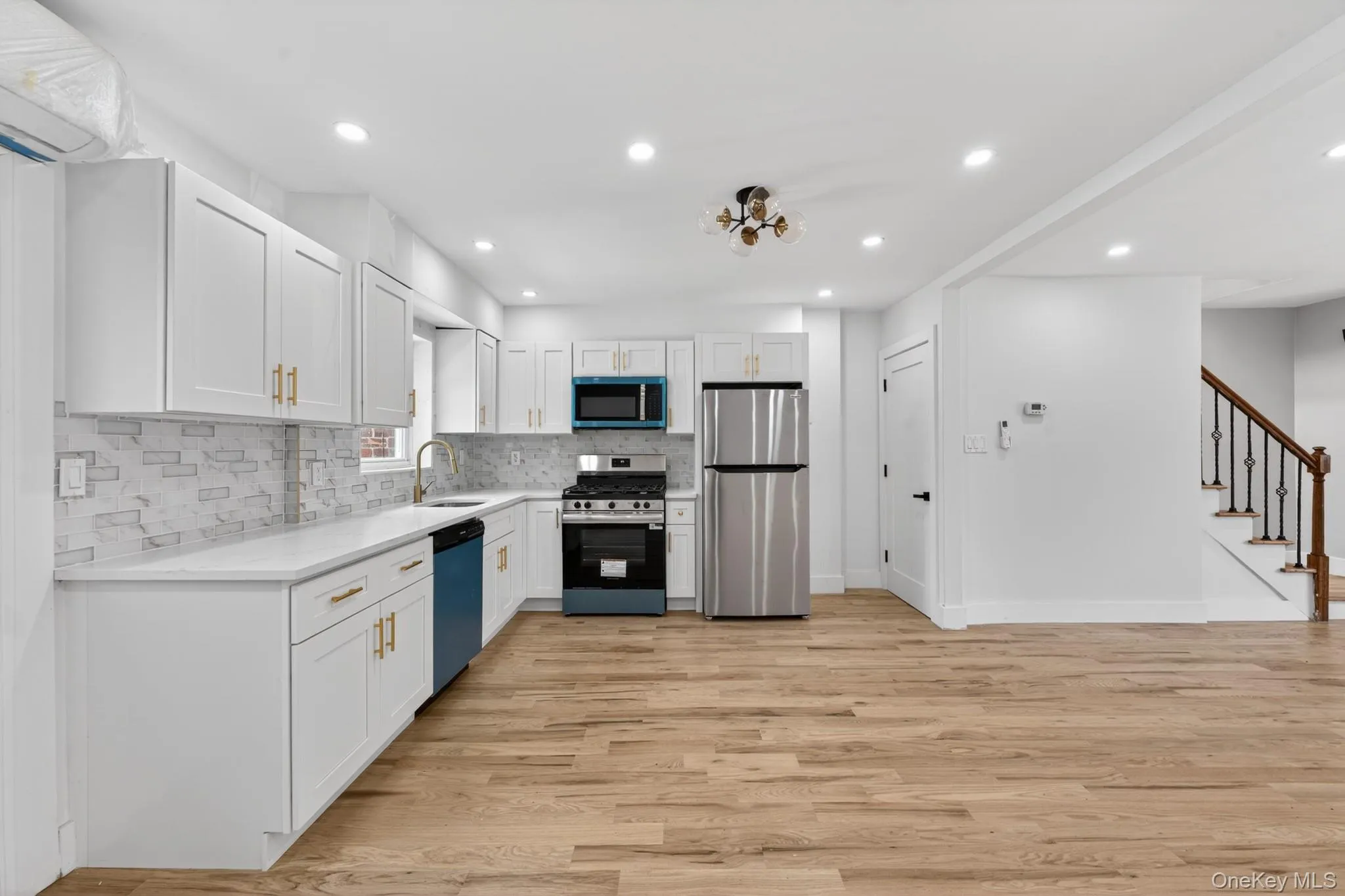 1061 218th Street, New York, NY, 4 Bedrooms Bedrooms, 12 Rooms Rooms,2 BathroomsBathrooms,Residential,For Rent,218th,0,1028848 1061 218th Street, New York, NY, 4 Bedrooms Bedrooms, 12 Rooms Rooms,2 BathroomsBathrooms,Residential,For Rent,218th,0,1028848