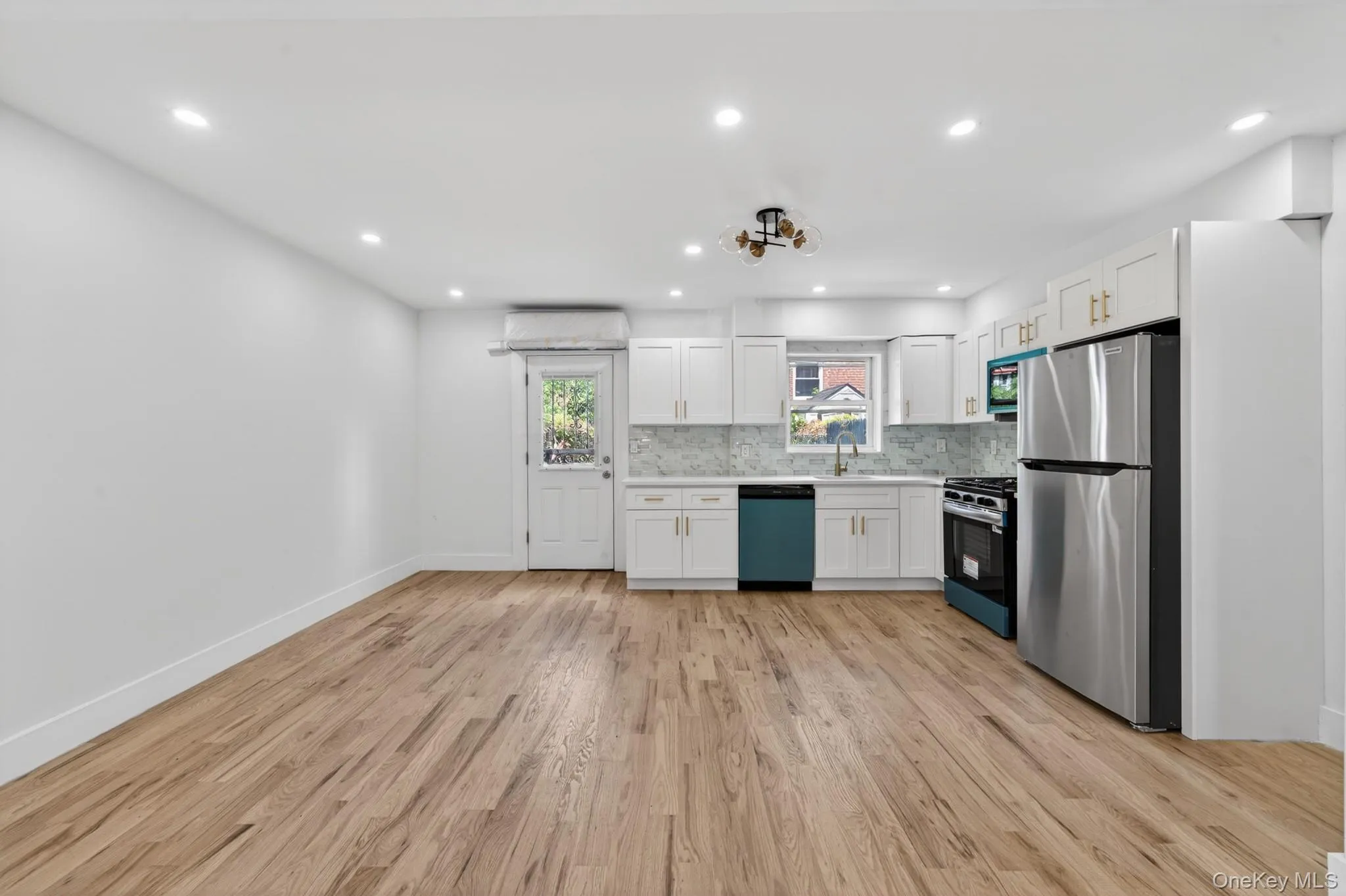 1061 218th Street, New York, NY, 4 Bedrooms Bedrooms, 12 Rooms Rooms,2 BathroomsBathrooms,Residential,For Rent,218th,0,1028848 1061 218th Street, New York, NY, 4 Bedrooms Bedrooms, 12 Rooms Rooms,2 BathroomsBathrooms,Residential,For Rent,218th,0,1028848
