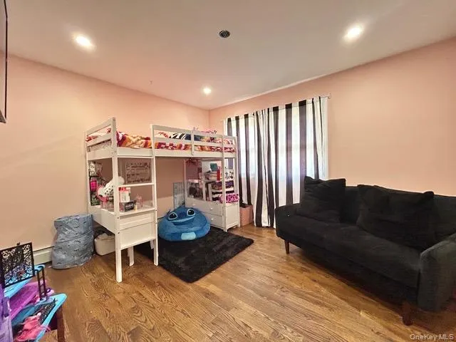 32 Morris Avenue, Brookhaven, NY, 4 Bedrooms Bedrooms, 9 Rooms Rooms,2 BathroomsBathrooms,Residential,For Rent,Morris,0,1028853 32 Morris Avenue, Brookhaven, NY, 4 Bedrooms Bedrooms, 9 Rooms Rooms,2 BathroomsBathrooms,Residential,For Rent,Morris,0,1028853