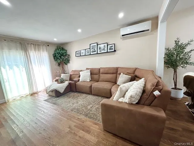 32 Morris Avenue, Brookhaven, NY, 4 Bedrooms Bedrooms, 9 Rooms Rooms,2 BathroomsBathrooms,Residential,For Rent,Morris,0,1028853 32 Morris Avenue, Brookhaven, NY, 4 Bedrooms Bedrooms, 9 Rooms Rooms,2 BathroomsBathrooms,Residential,For Rent,Morris,0,1028853