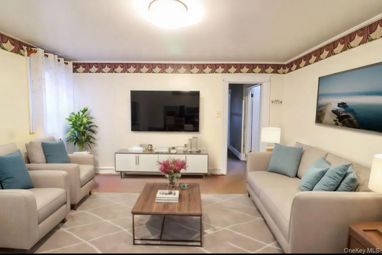 1643 Lurting Avenue, New York, NY, 3 Bedrooms Bedrooms, 6 Rooms Rooms,1 BathroomBathrooms,Residential Lease,For Rent,Lurting Avenue,0,1028862 1643 Lurting Avenue, New York, NY, 3 Bedrooms Bedrooms, 6 Rooms Rooms,1 BathroomBathrooms,Residential Lease,For Rent,Lurting Avenue,0,1028862