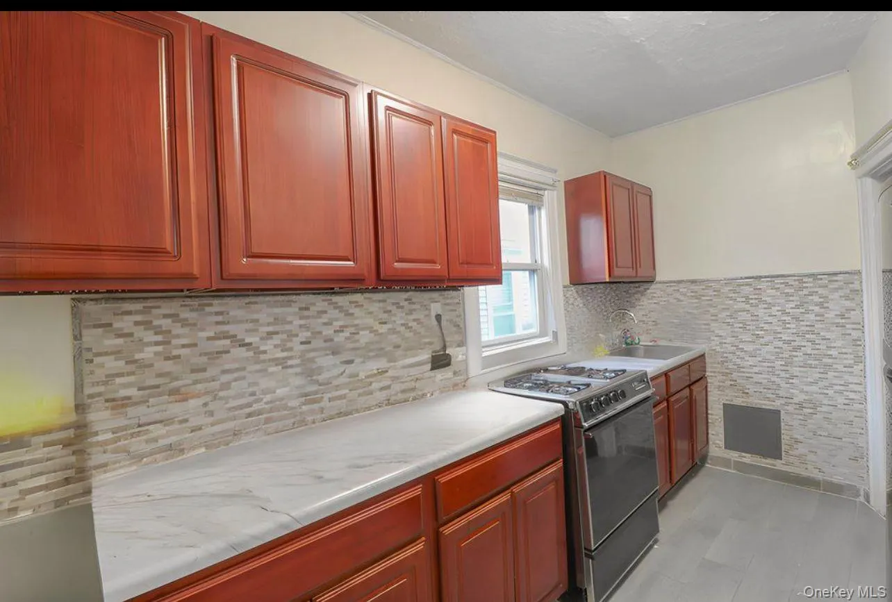1643 Lurting Avenue, New York, NY, 3 Bedrooms Bedrooms, 6 Rooms Rooms,1 BathroomBathrooms,Residential Lease,For Rent,Lurting Avenue,0,1028862 1643 Lurting Avenue, New York, NY, 3 Bedrooms Bedrooms, 6 Rooms Rooms,1 BathroomBathrooms,Residential Lease,For Rent,Lurting Avenue,0,1028862