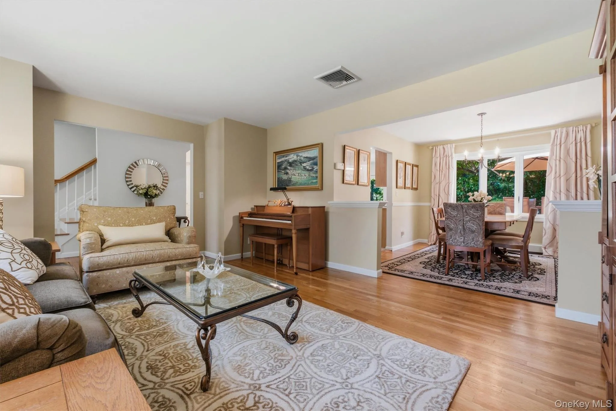 Beautiful home inside & out! Will not disappoint Beautiful home inside & out! Will not disappoint