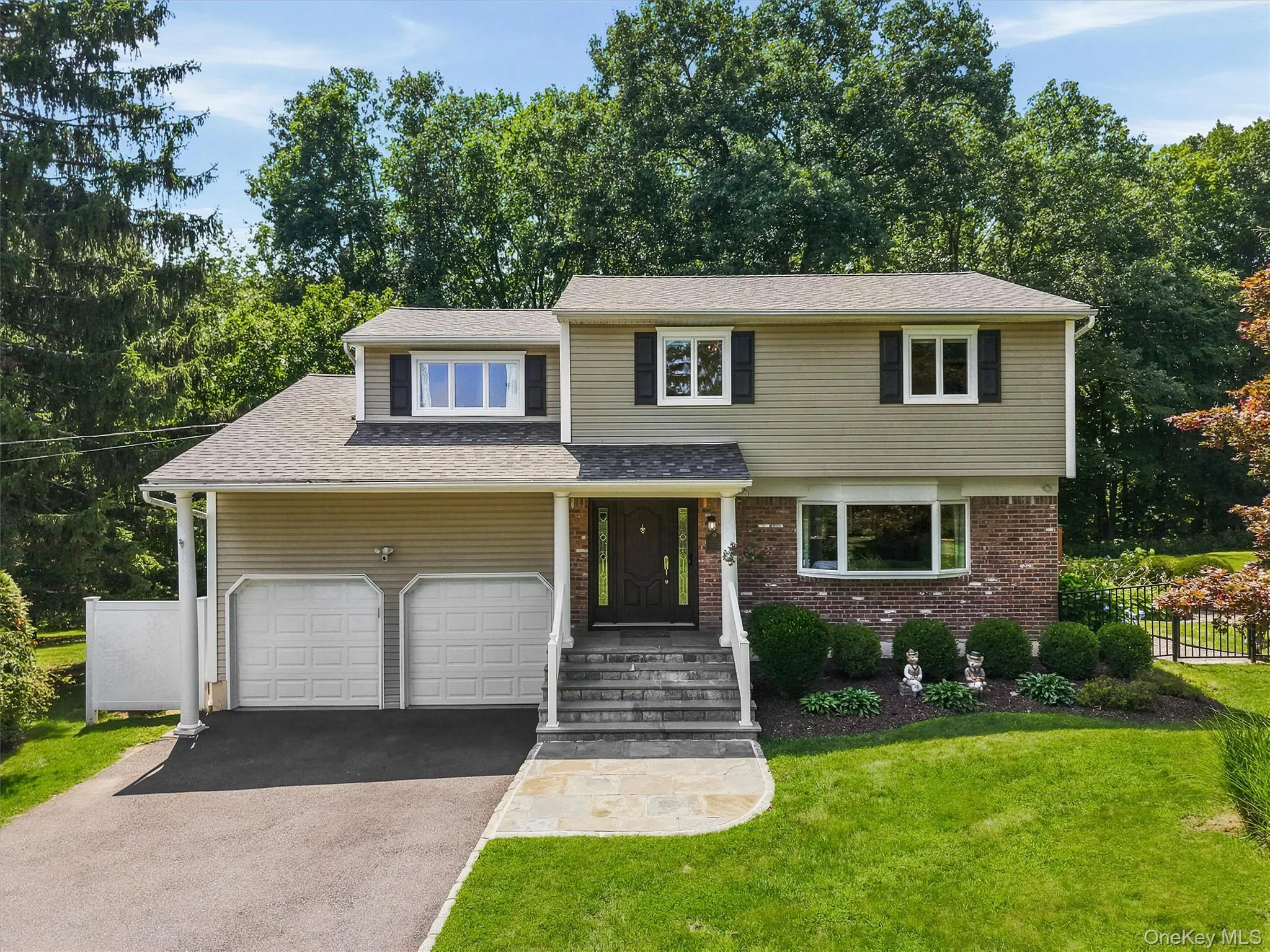 Welcome to 3 Pheasant Place in the charming Hamlet of Carmel. Welcome to 3 Pheasant Place in the charming Hamlet of Carmel.