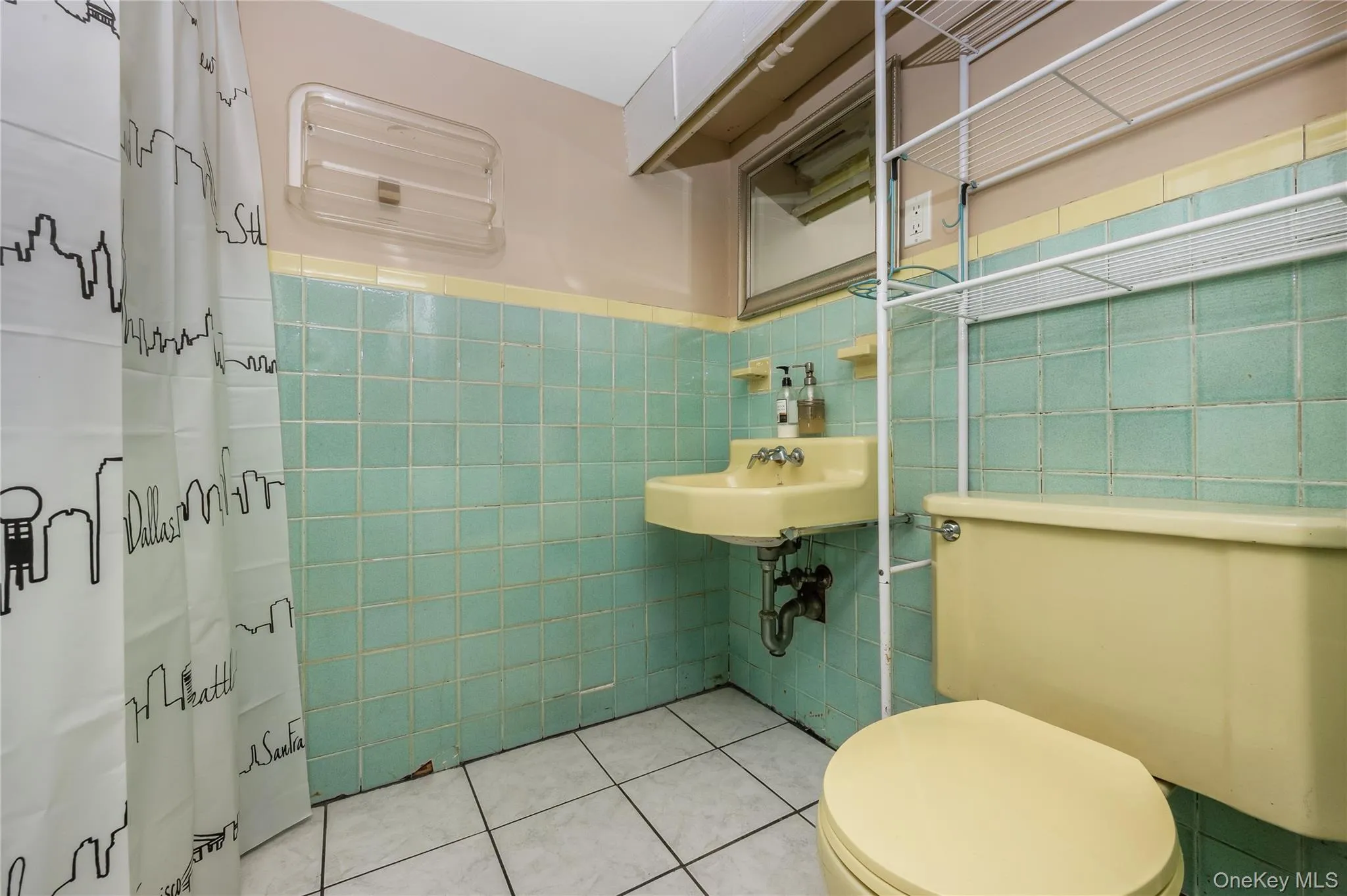 65 Colonial Drive, Oyster Bay, NY, 3 Bedrooms Bedrooms, 7 Rooms Rooms,2 BathroomsBathrooms,Residential,For Rent,Colonial,0,1028867 65 Colonial Drive, Oyster Bay, NY, 3 Bedrooms Bedrooms, 7 Rooms Rooms,2 BathroomsBathrooms,Residential,For Rent,Colonial,0,1028867