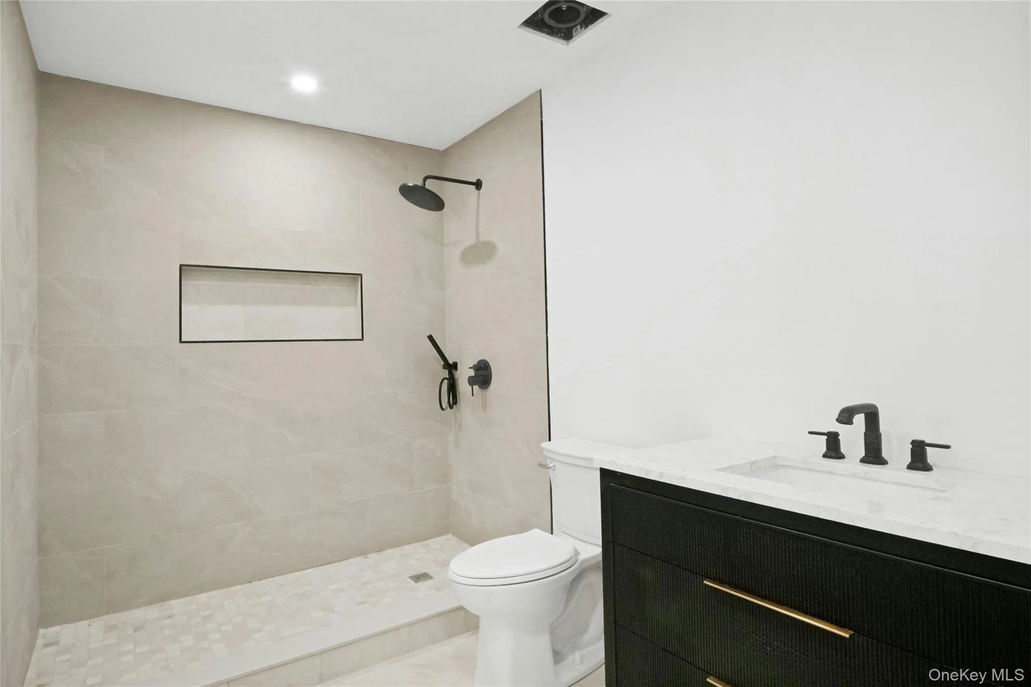 All new Ensuite primary bathroom with extra large step in shower All new Ensuite primary bathroom with extra large step in shower