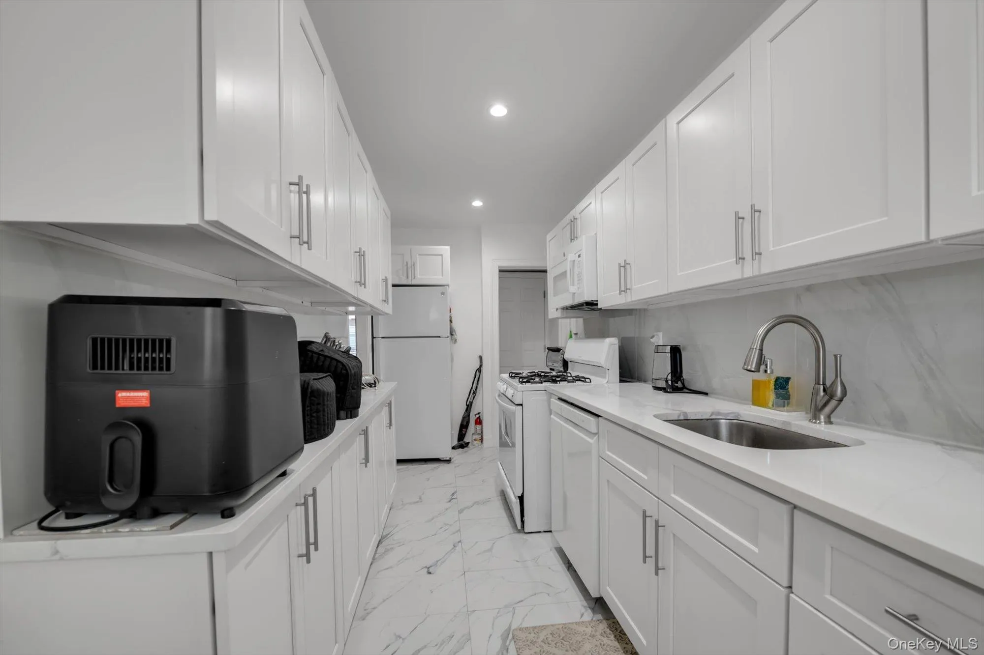116-44 227th Street, New York, NY, 3 Bedrooms Bedrooms, 6 Rooms Rooms,1 BathroomBathrooms,Residential,For Rent,227th,0,1028871 116-44 227th Street, New York, NY, 3 Bedrooms Bedrooms, 6 Rooms Rooms,1 BathroomBathrooms,Residential,For Rent,227th,0,1028871
