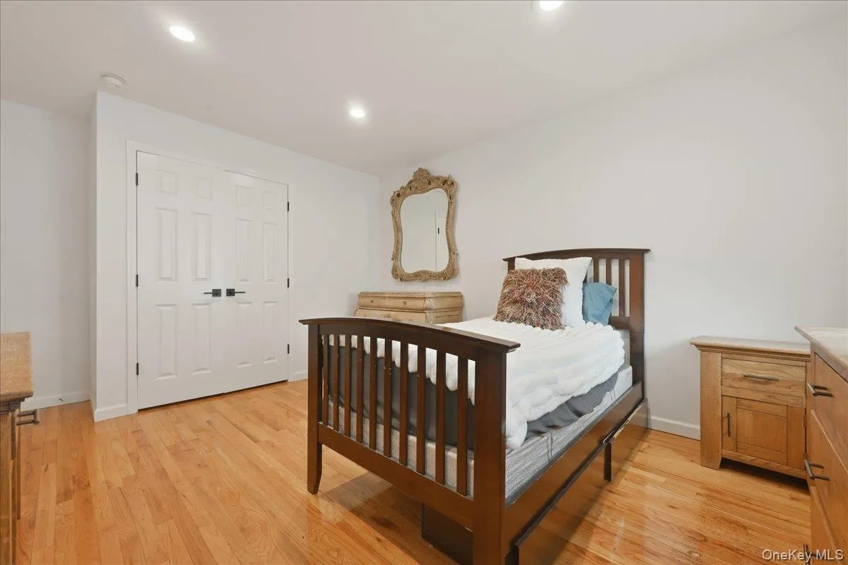 7 Laurel Lane, North Hempstead, NY, 4 Bedrooms Bedrooms, 8 Rooms Rooms,2 BathroomsBathrooms,Residential,For Rent,Laurel,0,1028873 7 Laurel Lane, North Hempstead, NY, 4 Bedrooms Bedrooms, 8 Rooms Rooms,2 BathroomsBathrooms,Residential,For Rent,Laurel,0,1028873