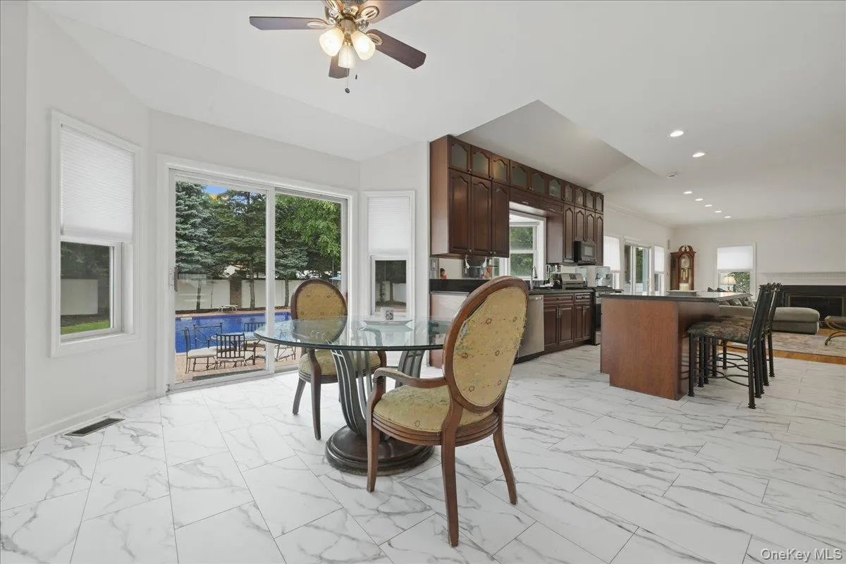 7 Laurel Lane, North Hempstead, NY, 4 Bedrooms Bedrooms, 8 Rooms Rooms,2 BathroomsBathrooms,Residential,For Rent,Laurel,0,1028873 7 Laurel Lane, North Hempstead, NY, 4 Bedrooms Bedrooms, 8 Rooms Rooms,2 BathroomsBathrooms,Residential,For Rent,Laurel,0,1028873