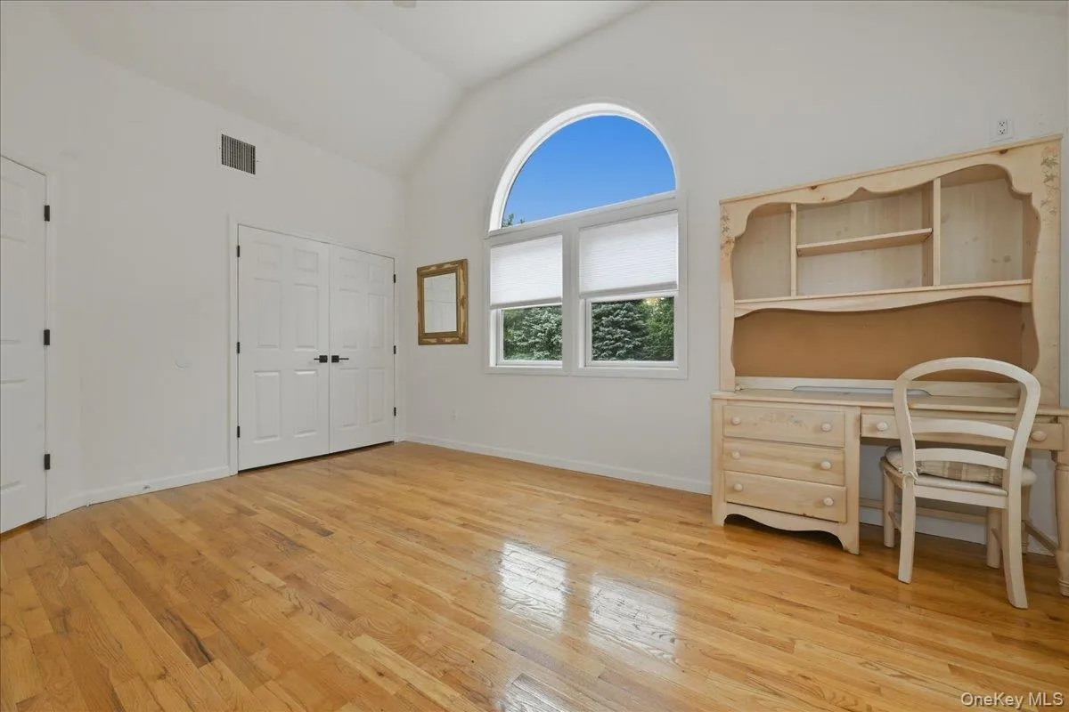 7 Laurel Lane, North Hempstead, NY, 4 Bedrooms Bedrooms, 8 Rooms Rooms,2 BathroomsBathrooms,Residential,For Rent,Laurel,0,1028873 7 Laurel Lane, North Hempstead, NY, 4 Bedrooms Bedrooms, 8 Rooms Rooms,2 BathroomsBathrooms,Residential,For Rent,Laurel,0,1028873