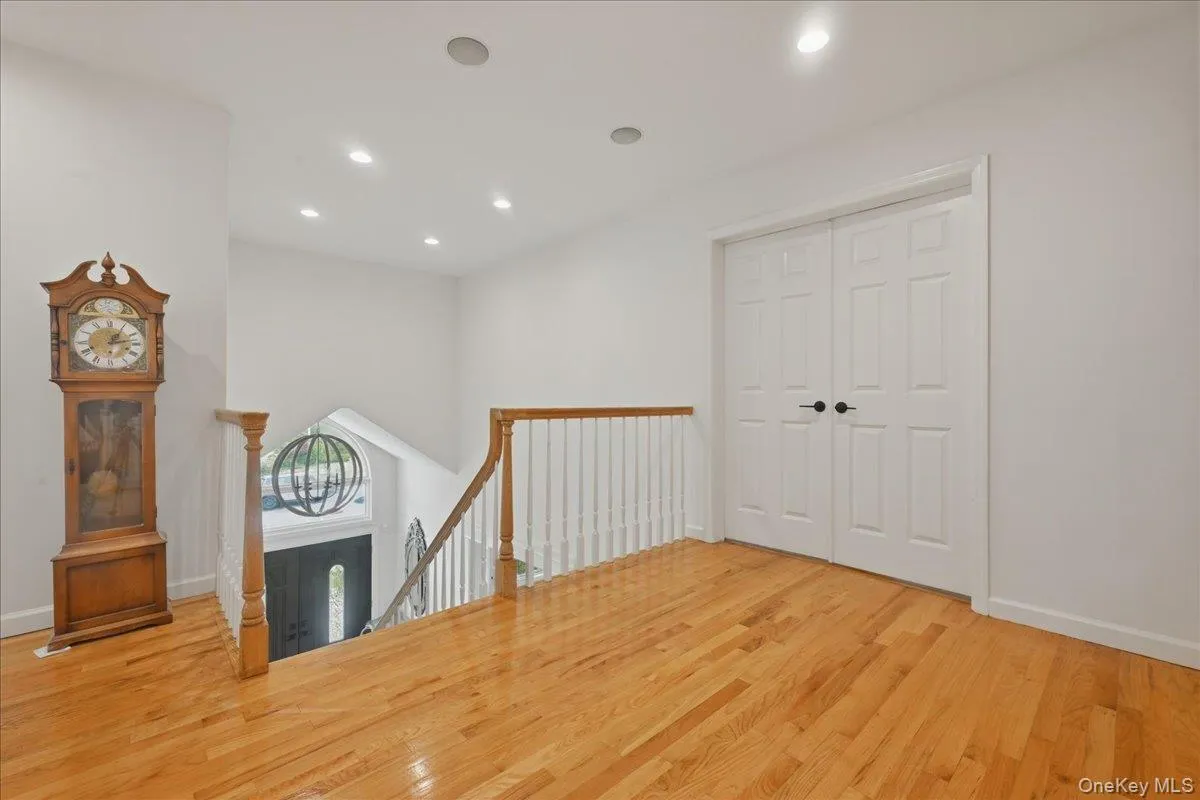 7 Laurel Lane, North Hempstead, NY, 4 Bedrooms Bedrooms, 8 Rooms Rooms,2 BathroomsBathrooms,Residential,For Rent,Laurel,0,1028873 7 Laurel Lane, North Hempstead, NY, 4 Bedrooms Bedrooms, 8 Rooms Rooms,2 BathroomsBathrooms,Residential,For Rent,Laurel,0,1028873