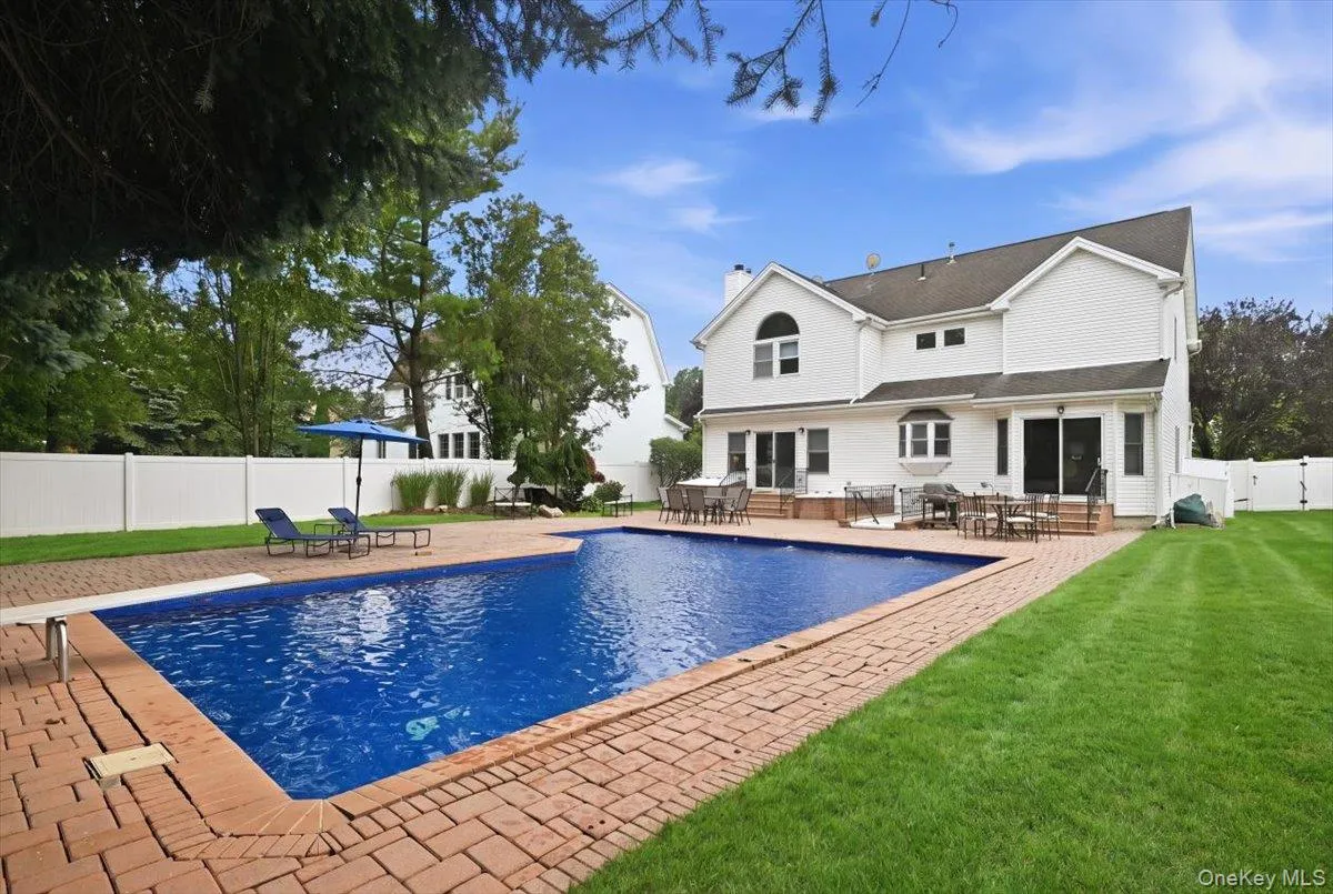 7 Laurel Lane, North Hempstead, NY, 4 Bedrooms Bedrooms, 8 Rooms Rooms,2 BathroomsBathrooms,Residential,For Rent,Laurel,0,1028873 7 Laurel Lane, North Hempstead, NY, 4 Bedrooms Bedrooms, 8 Rooms Rooms,2 BathroomsBathrooms,Residential,For Rent,Laurel,0,1028873